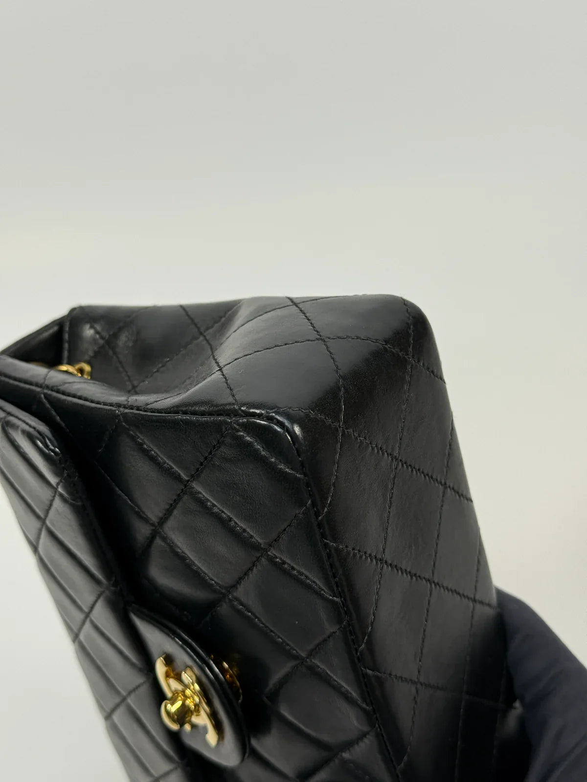 CHANEL BLACK SQUARE VINTAGE FLAP BAG IN LAMBSKIN WITH GOLD HARDWARE
