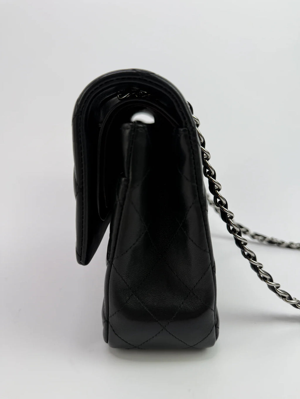 CHANEL MEDIUM CLASSIC DOUBLE FLAP BLACK LAMBSKIN WITH SILVER HARDWARE