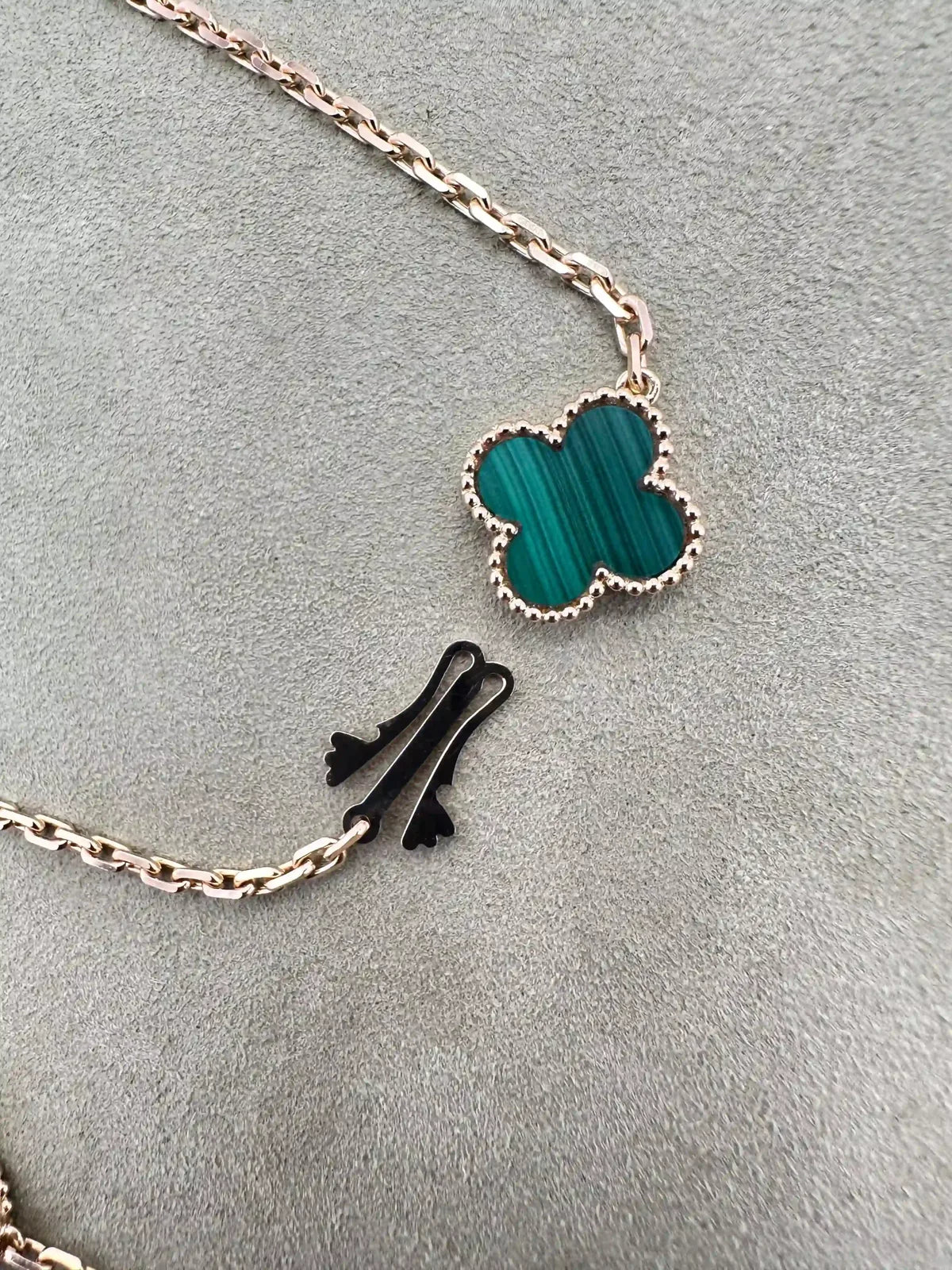 Van Cleef And Arpels Alhambra Long Necklace 16 Motifs Malachite