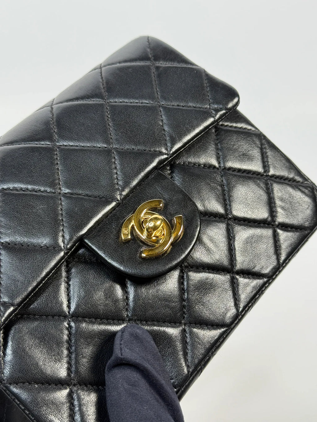 CHANEL BLACK SQUARE VINTAGE FLAP BAG IN LAMBSKIN WITH GOLD HARDWARE