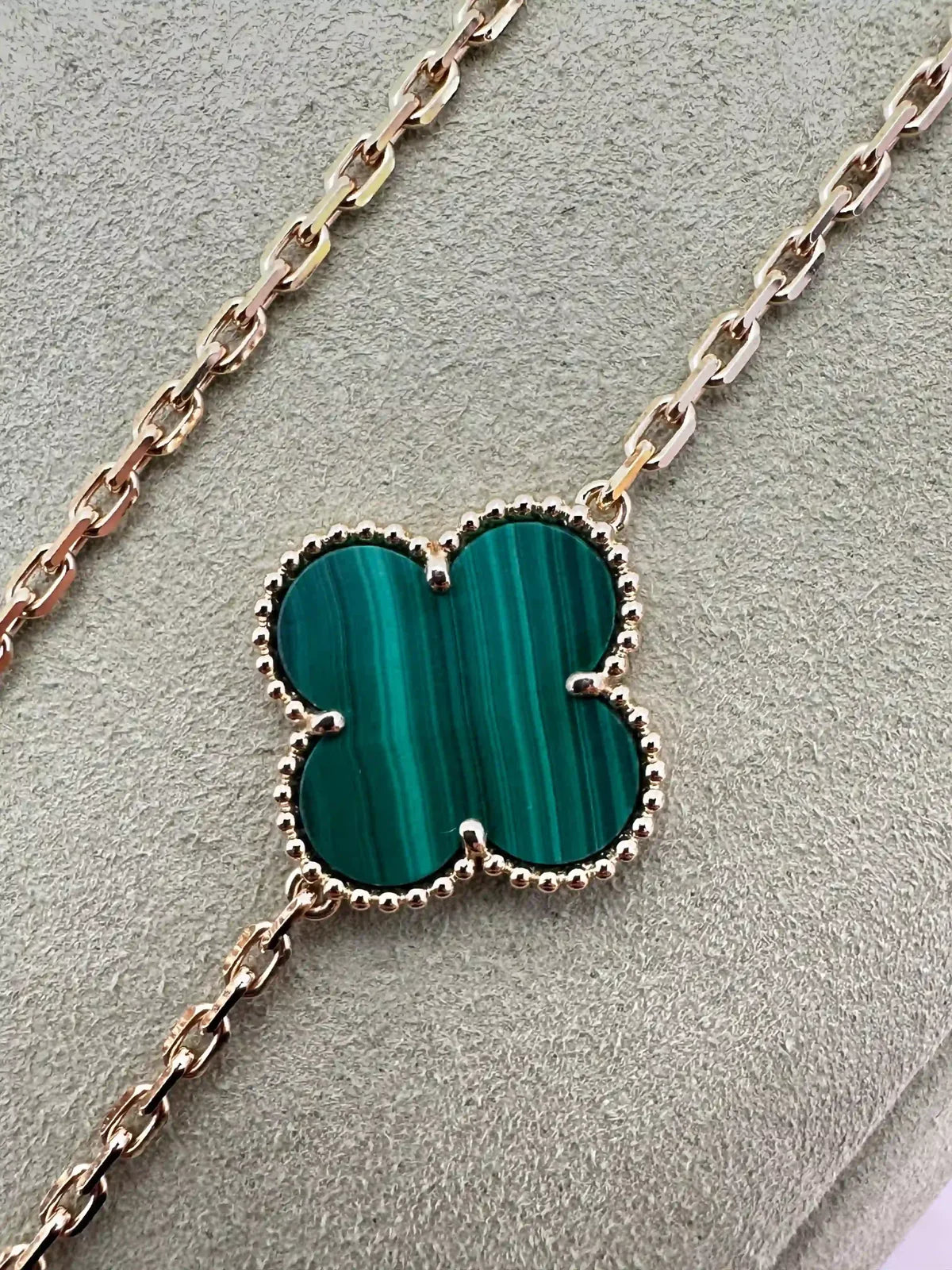 Van Cleef And Arpels Alhambra Long Necklace 16 Motifs Malachite