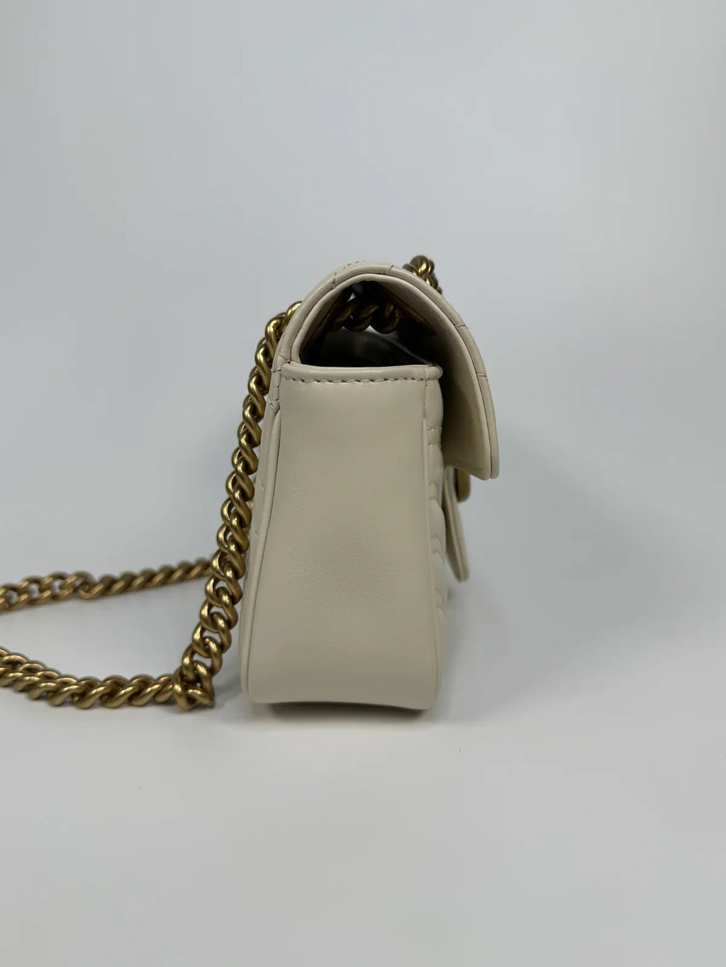 GUCCI GG SMALL MARMONT MATELASSE SHOULDER BAG