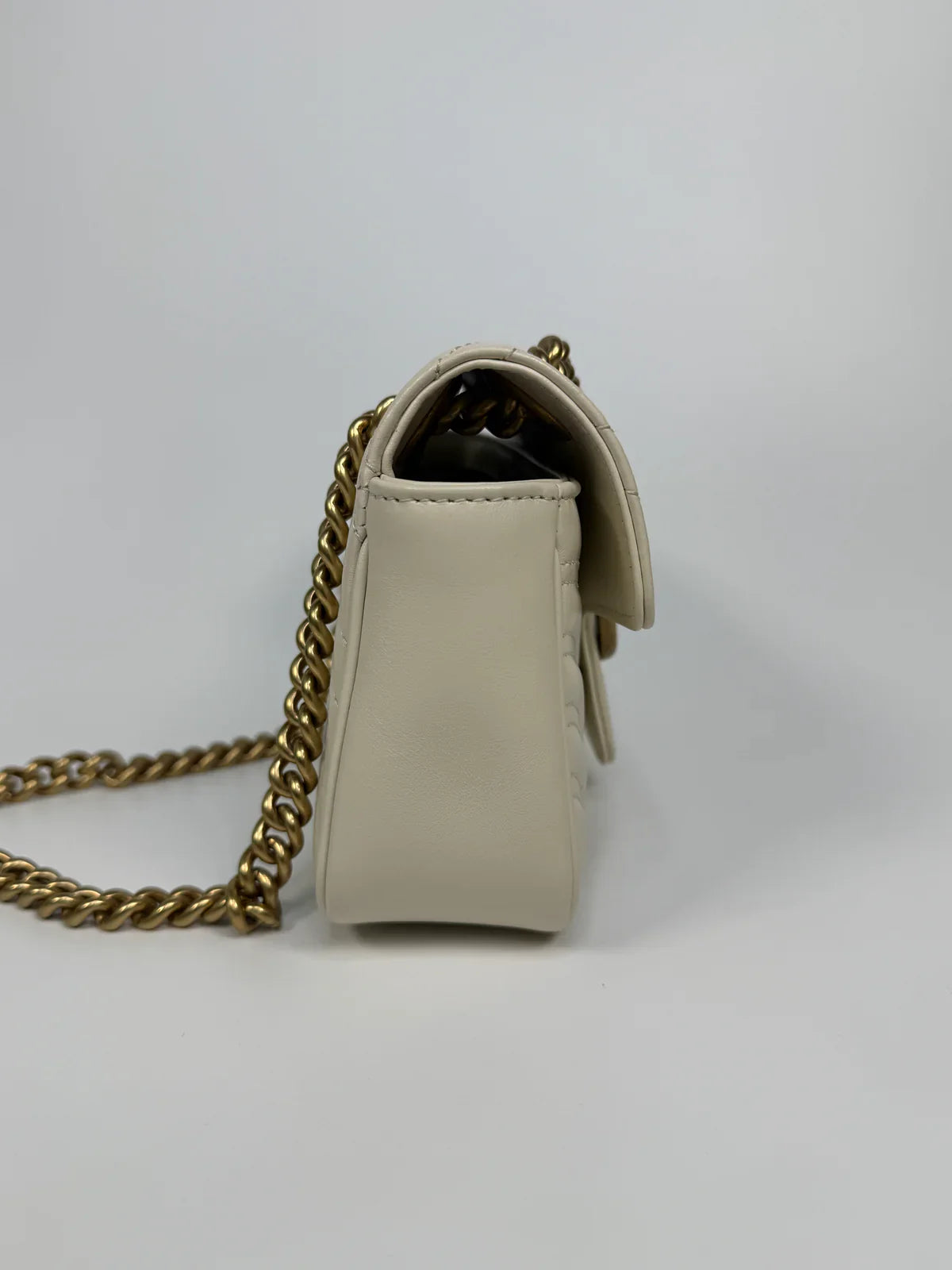 GUCCI GG SMALL MARMONT MATELASSE SHOULDER BAG