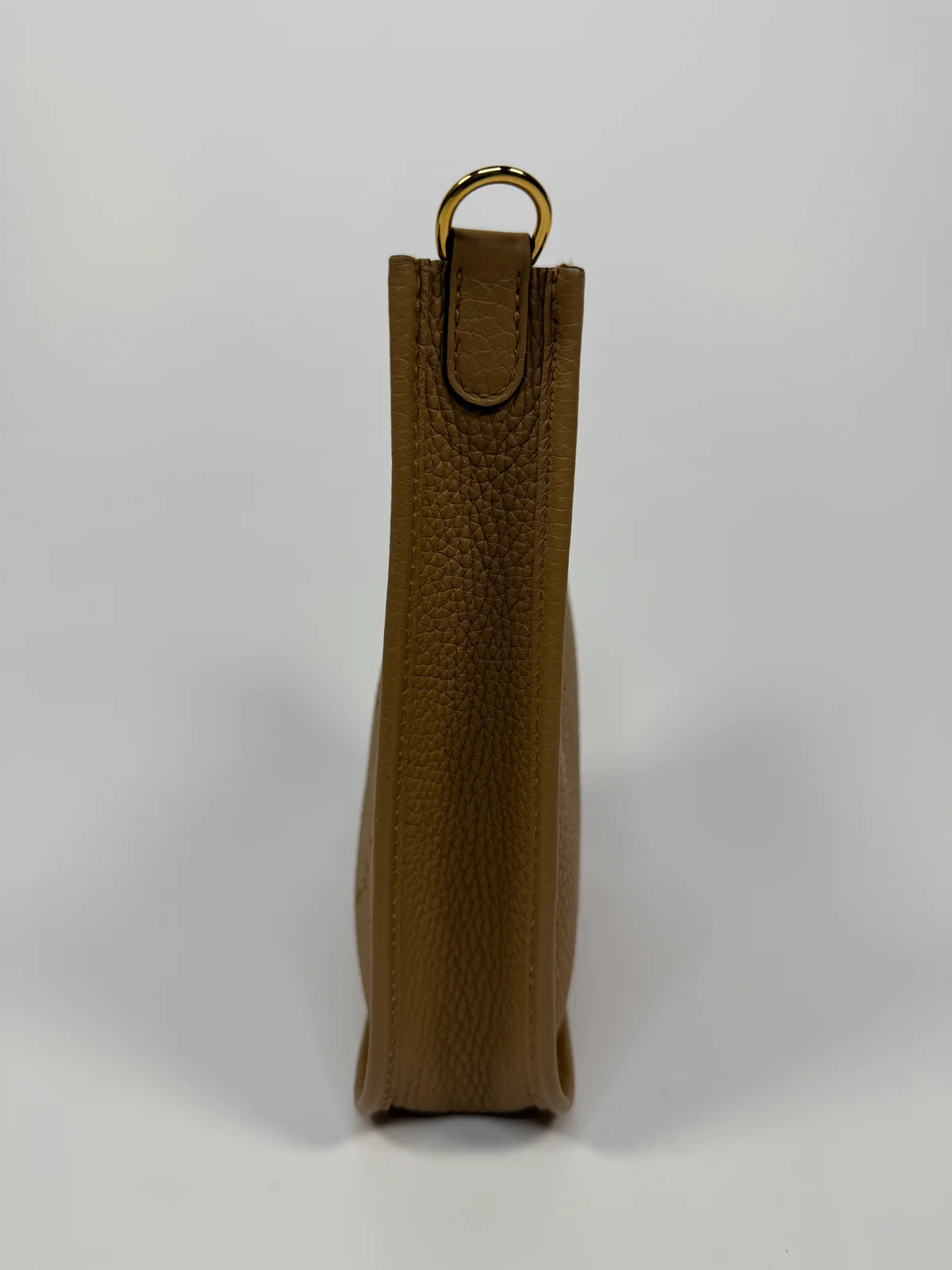 HERMÈS EVELYNE TPM IN CHAI CLEMENCE LEATHER WITH GOLD HARDWARE