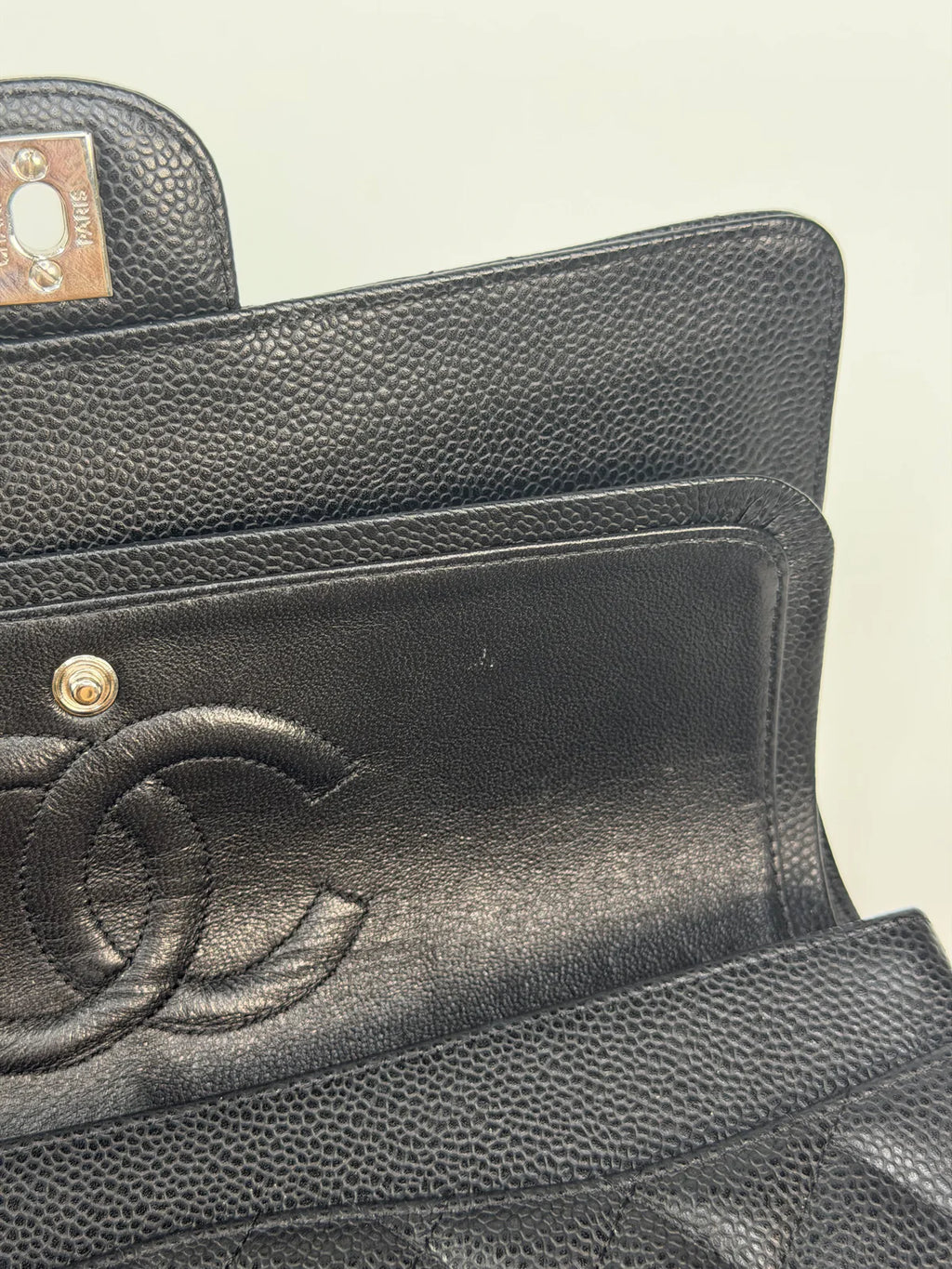 CHANEL VINTAGE MEDIUM CLASSIC DOUBLE FLAP BLACK CAVIAR SILVER HARDWARE