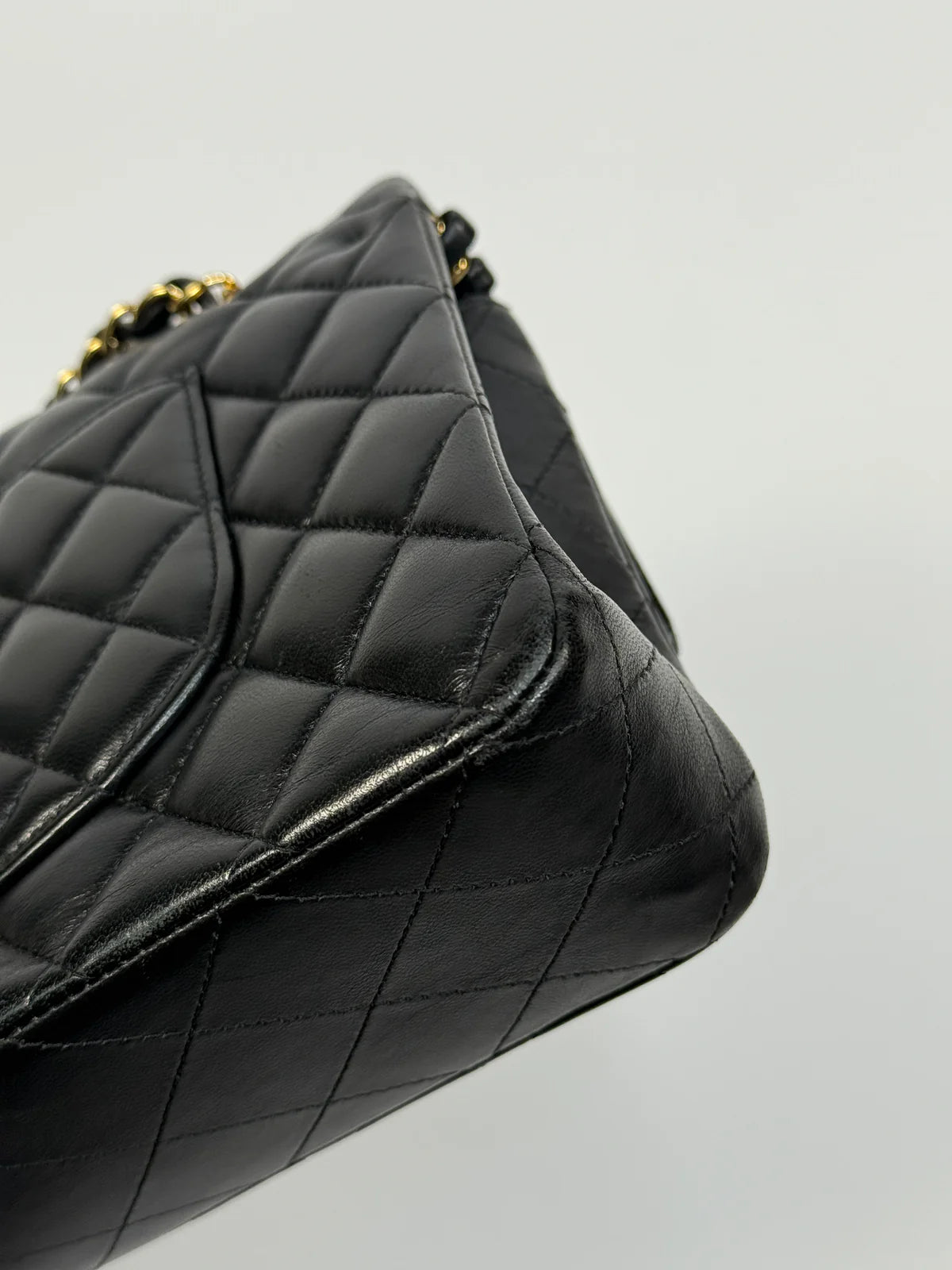CHANEL MEDIUM CLASSIC DOUBLE FLAP BLACK LAMBSKIN WITH GOLD HARDWARE