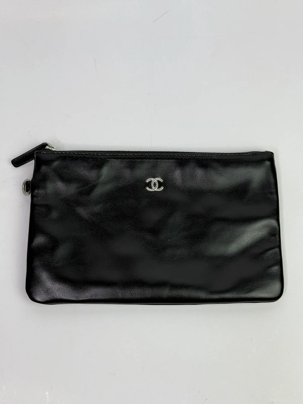 CHANEL 22 HANDBAG IN BLACK CALFSKIN LEATHER WITH SHW