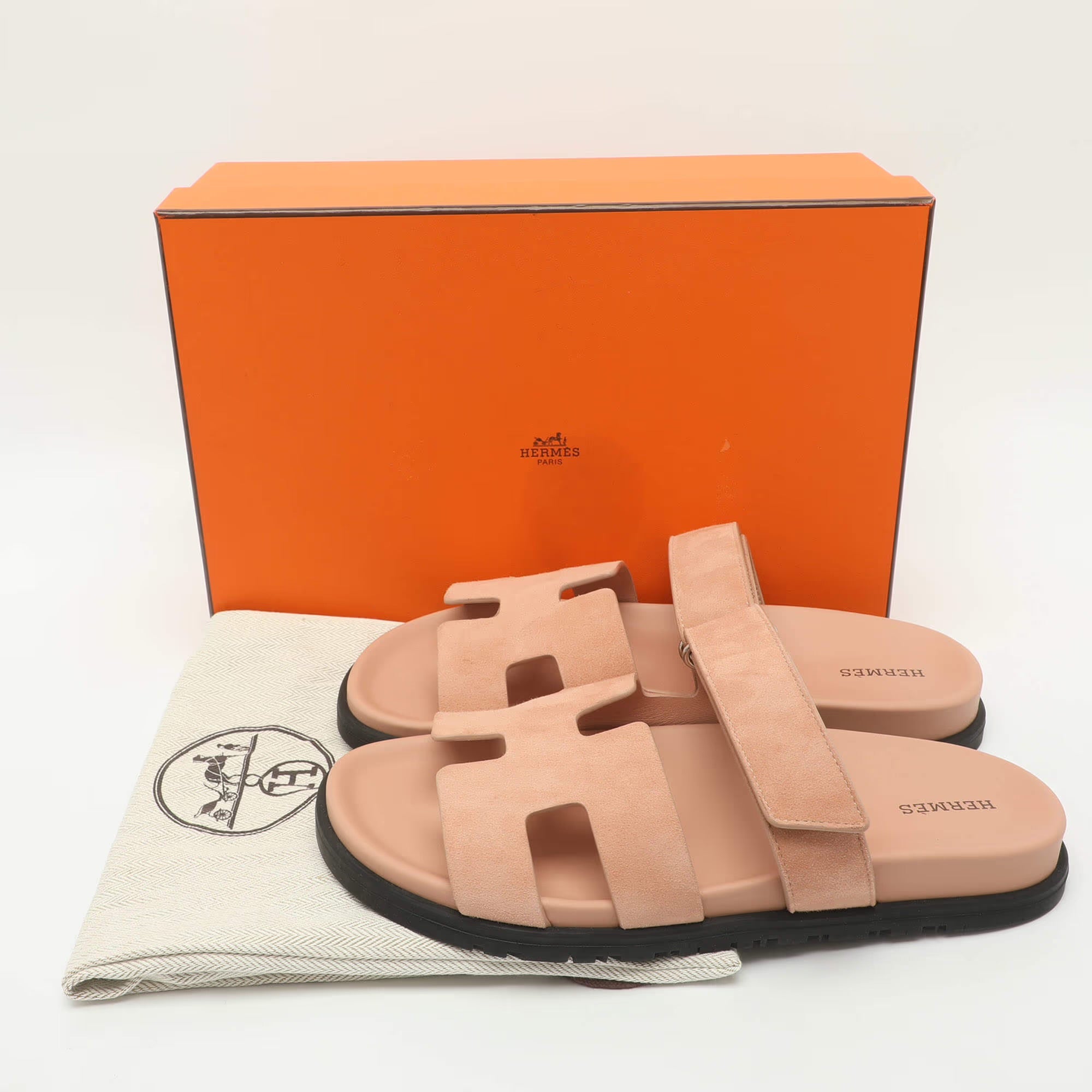 Hermès Chypre Size 39 Pink Suede Flat Sandals