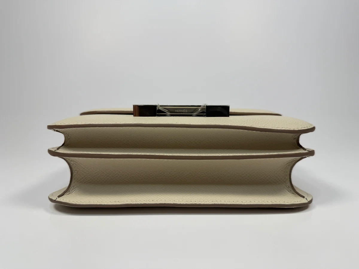HERMÈS CONSTANCE 18 IN CRAIE EPSOM LEATHER WITH LACQUERED HARDWARE