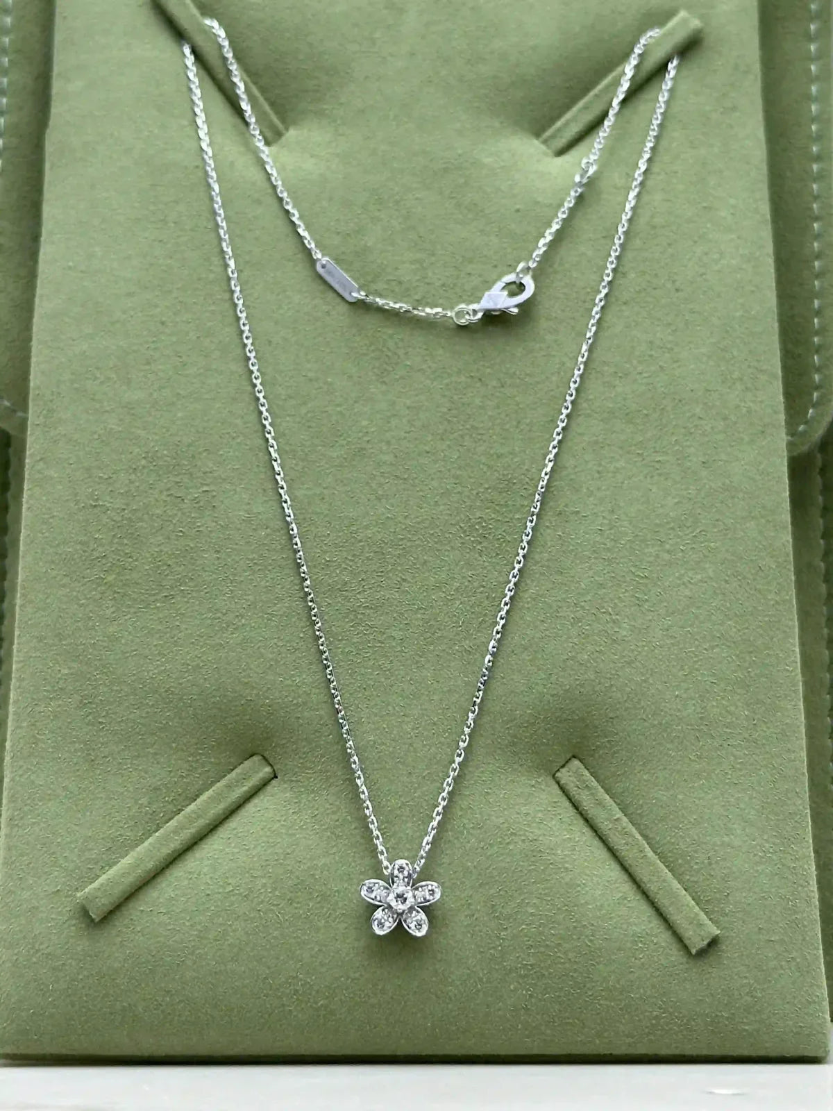 Van cleef and Arpels Socrate Pendant