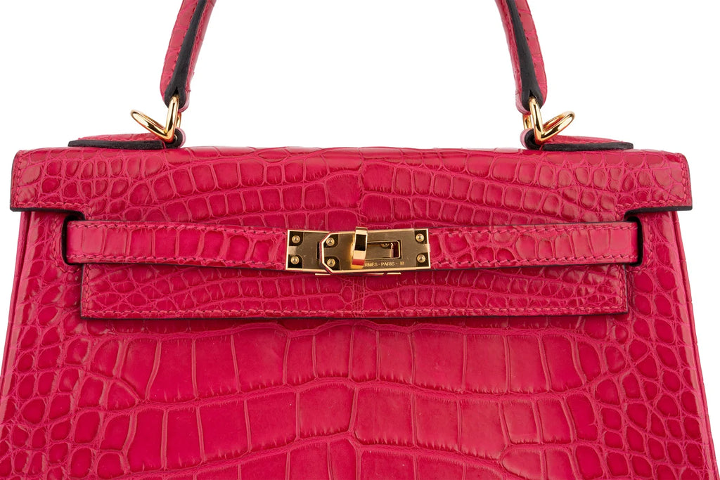 Hermès Kelly 25 Retourne Alligator Mississippiensis Matte Framboise GHW