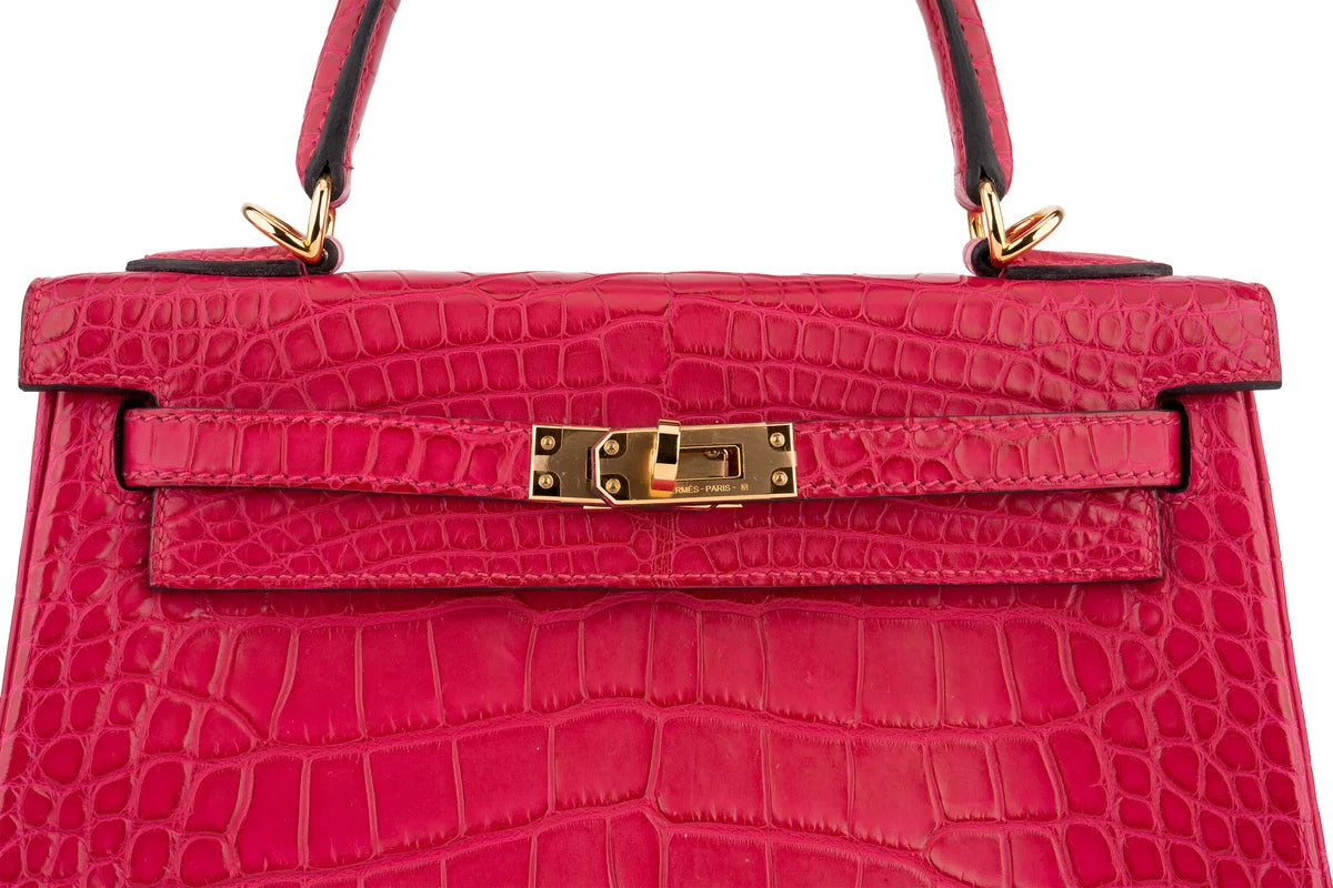 Hermès Kelly 25 Retourne Alligator Mississippiensis Matte Framboise GHW