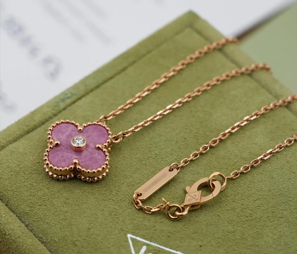 VAN CLEEF & ARPELS VINTAGE ALHAMBRA Limited Edition Holiday Pendant Rhodonite
