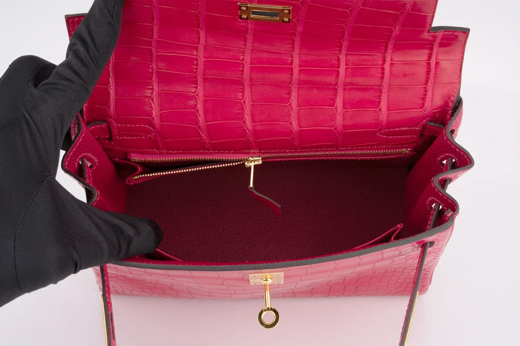 Hermès Kelly 25 Retourne Alligator Mississippiensis Matte Framboise GHW