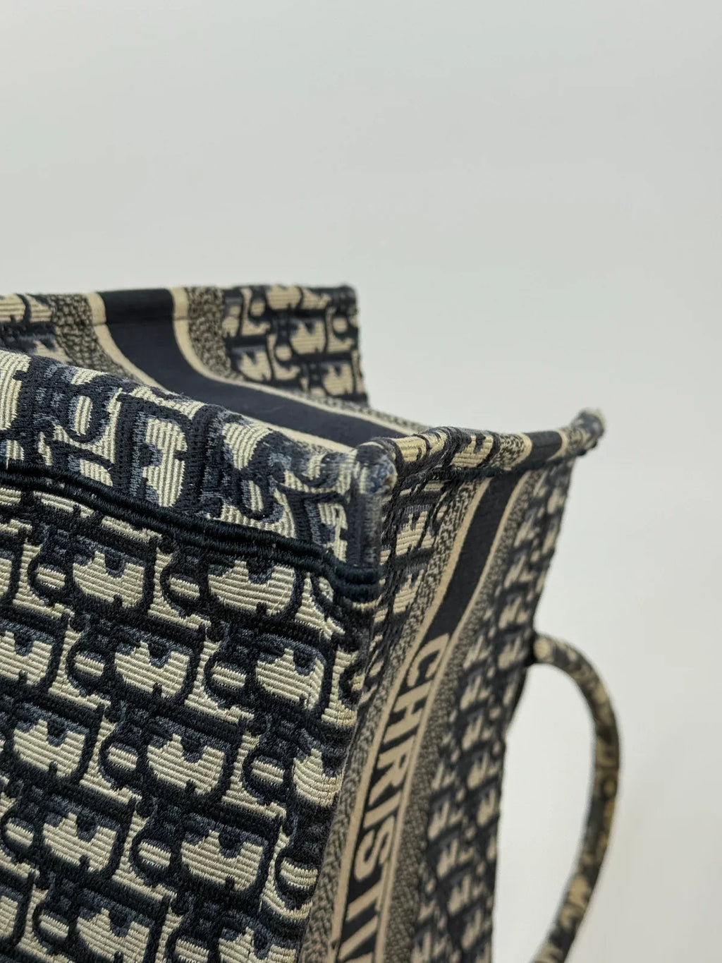 CHRISTIAN DIOR MEDIUM OBLIQUE BOOK TOTE