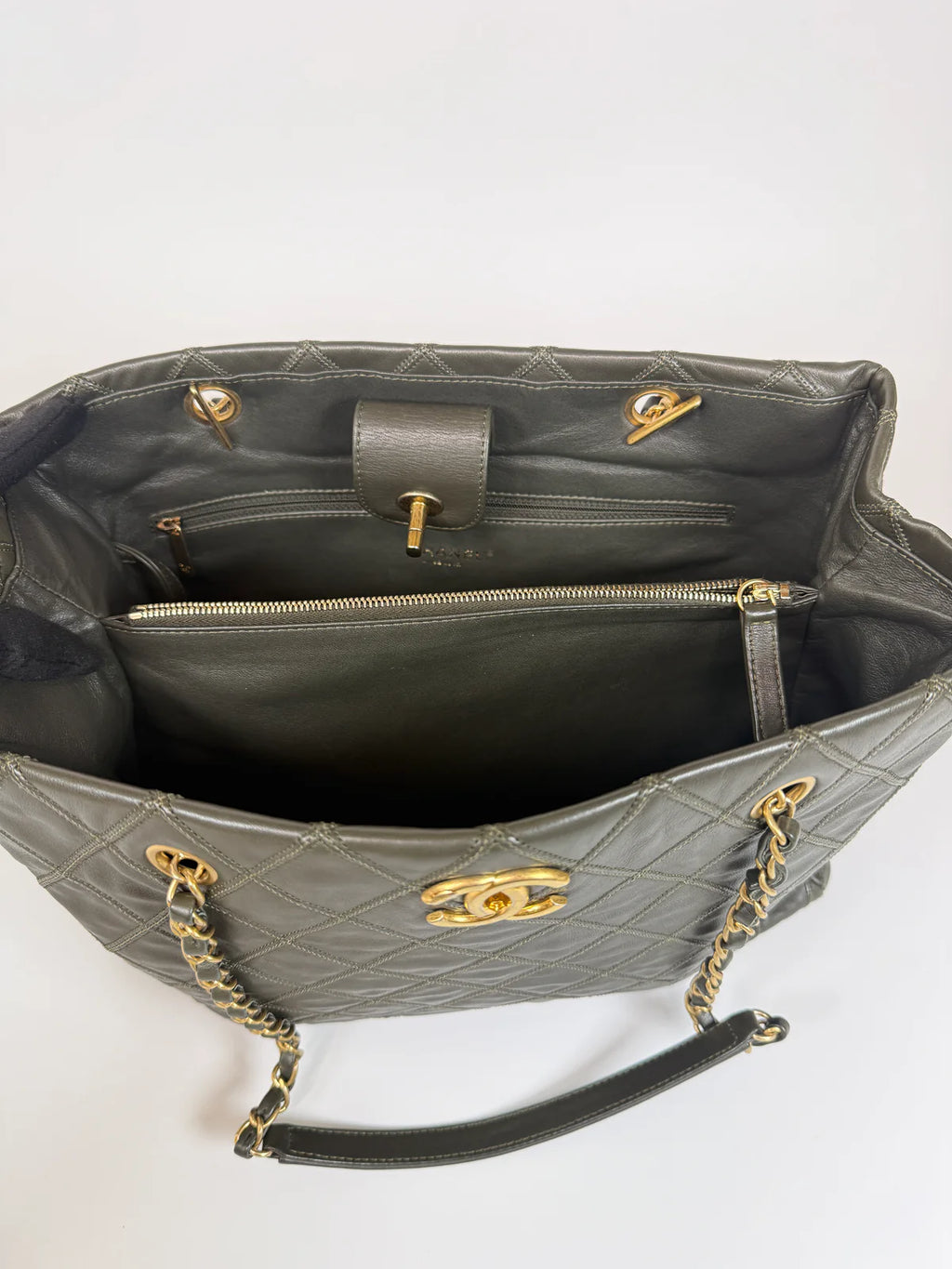 CHANEL DARK GREEN LAMBSKIN LEATHER TOTE BAG WITH GOLD HARDWARE