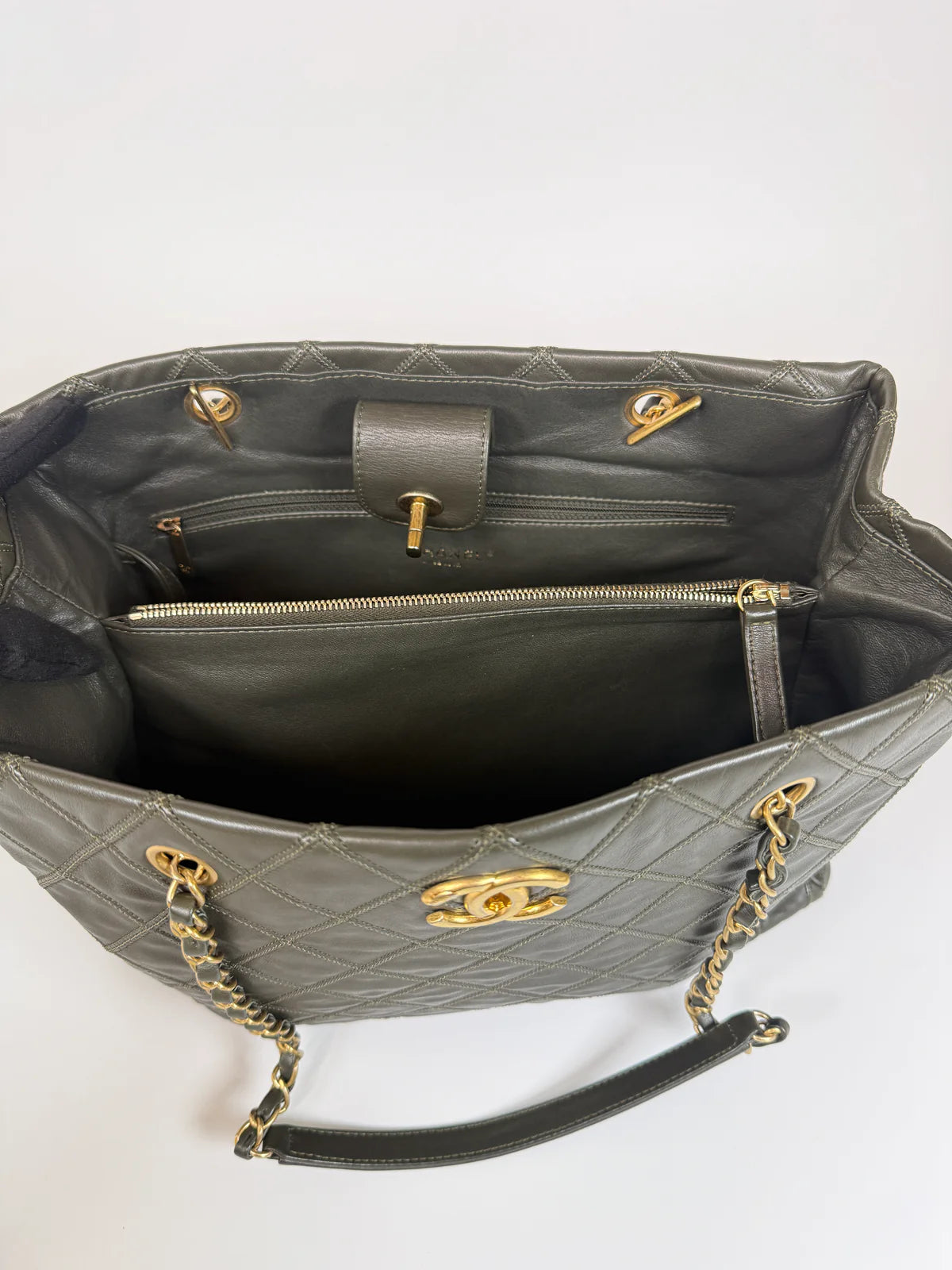 CHANEL DARK GREEN LAMBSKIN LEATHER TOTE BAG WITH GOLD HARDWARE