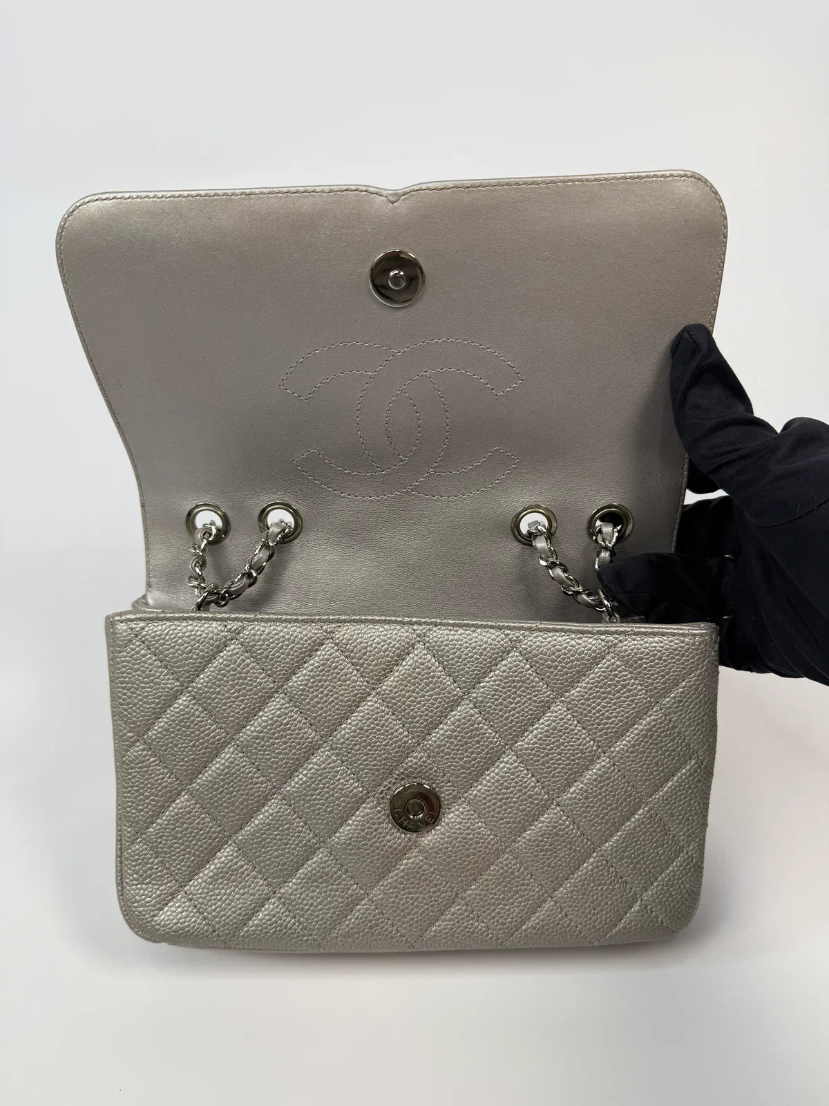 CHANEL CC FILIGREE WALLET ON CHAIN IN METALLIC SILVER