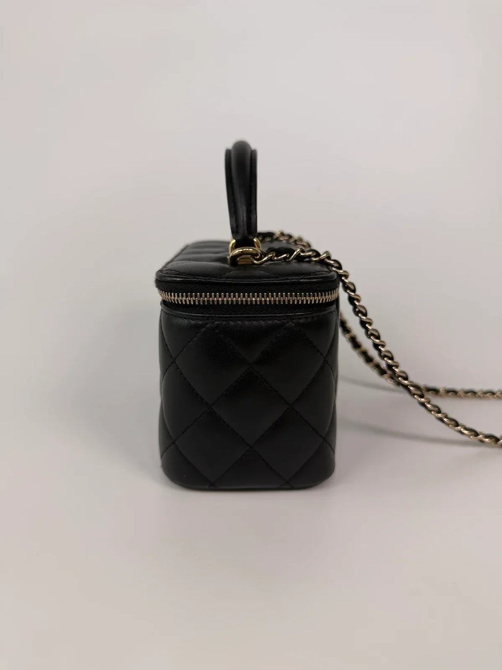 CHANEL VANITY TOP HANDLE IN BLACK LAMBSKIN WITH PALE GOLD HARDWARE