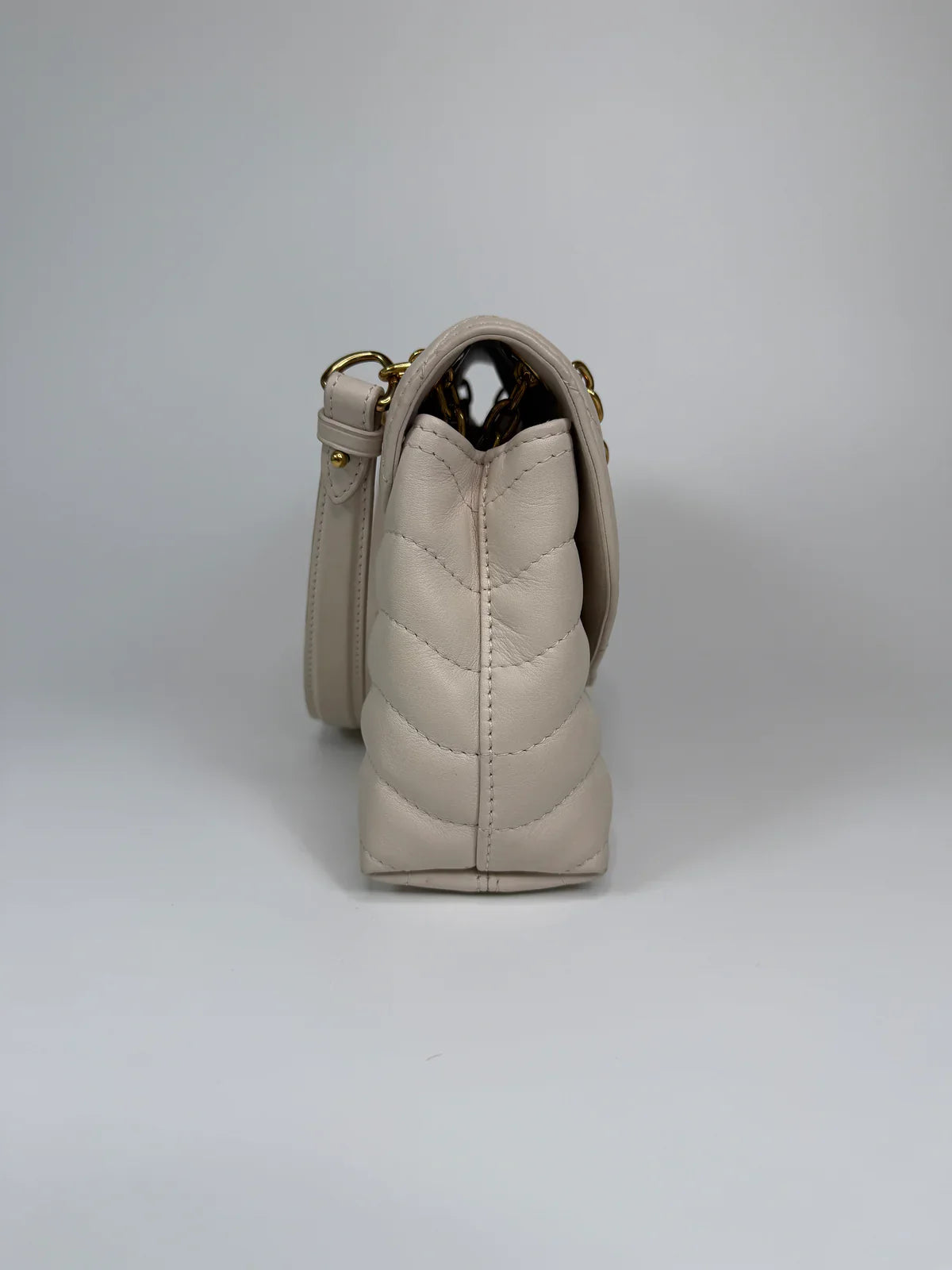 LOUIS VUITTON NEW WAVE CHAIN SHOULDER BAG IN IVORY CALF LEATHER WITH GOLD HARDWARE