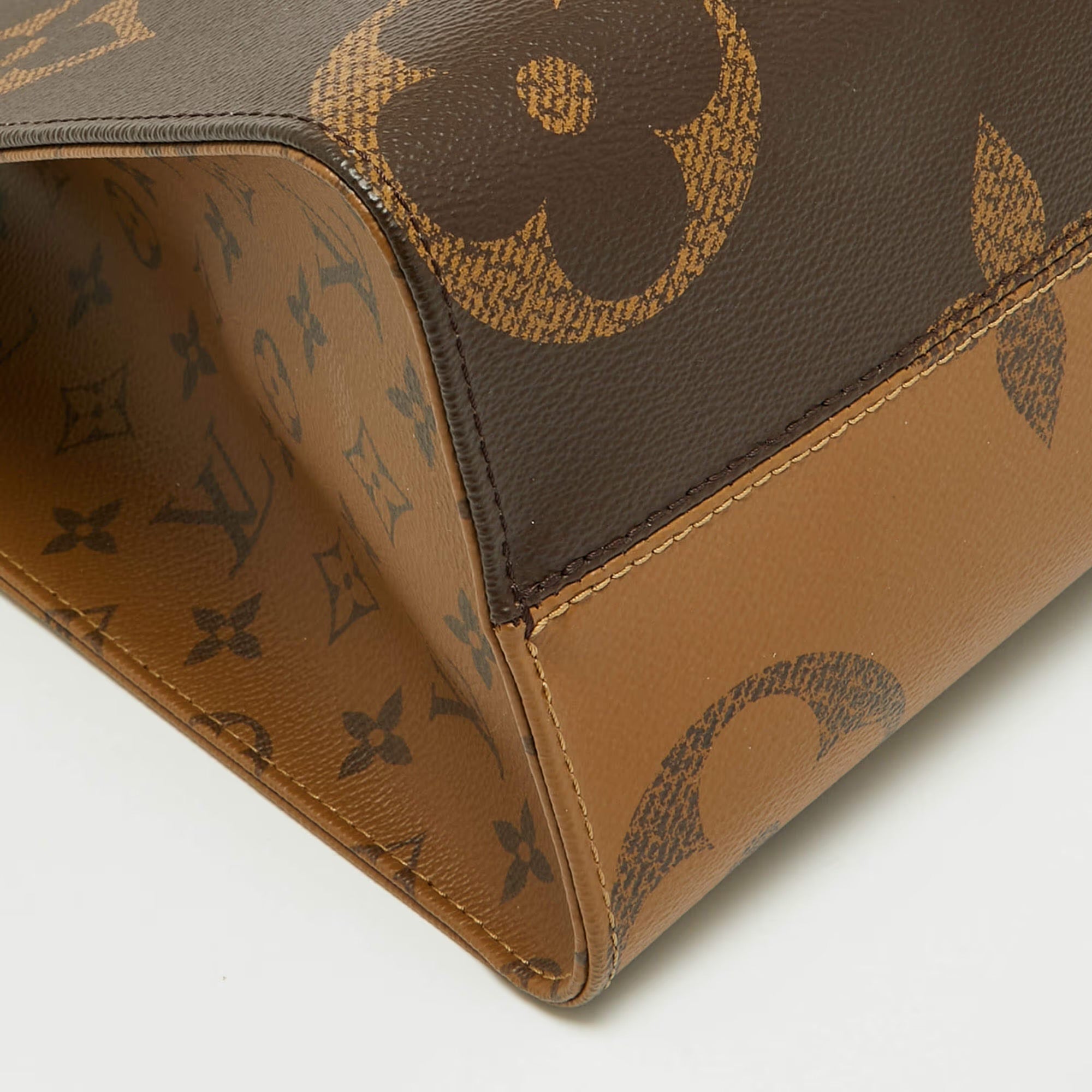Louis Vuitton Onthego MM Monogram Giant Reverse Canvas Tote