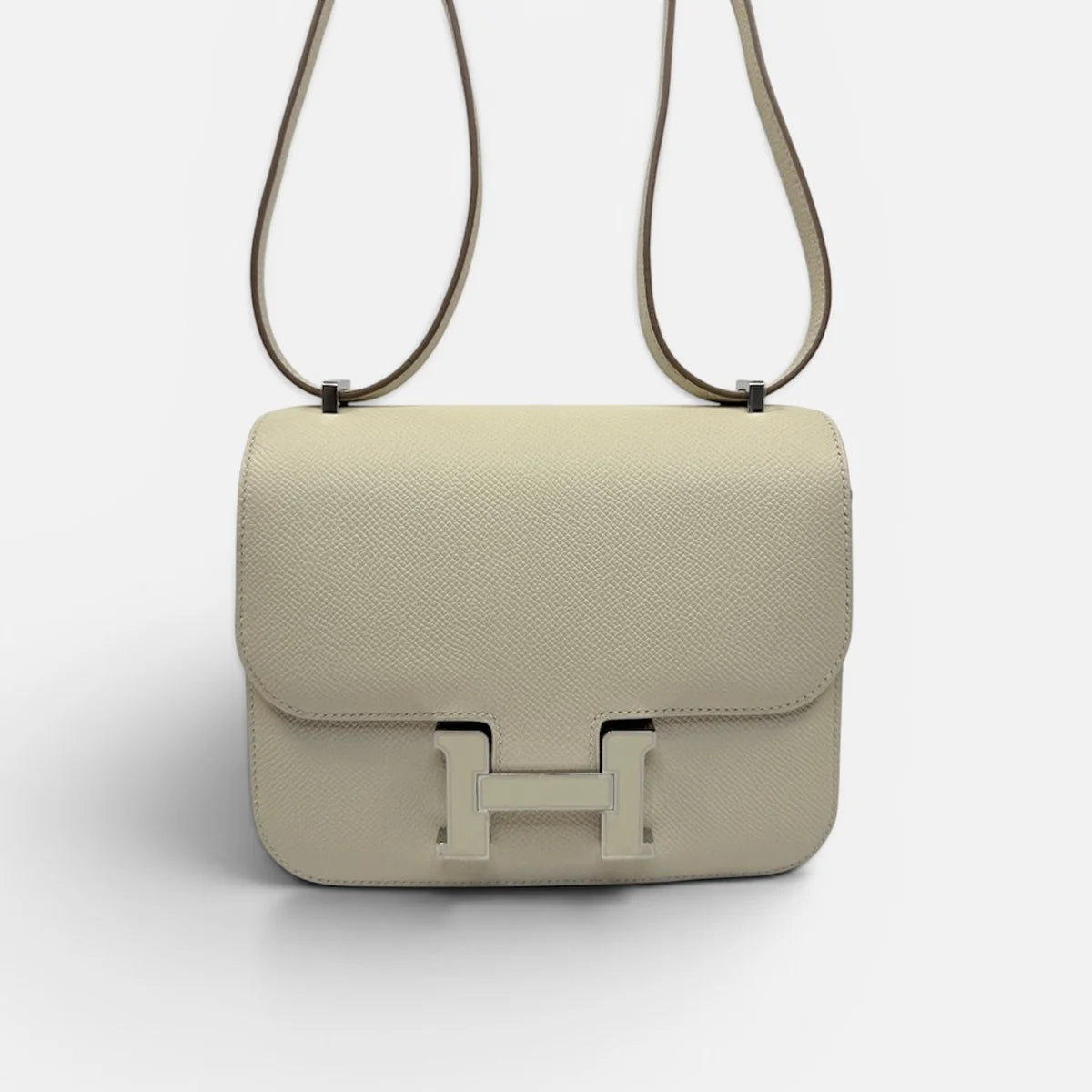 HERMÈS CONSTANCE 18 IN CRAIE EPSOM LEATHER WITH LACQUERED HARDWARE