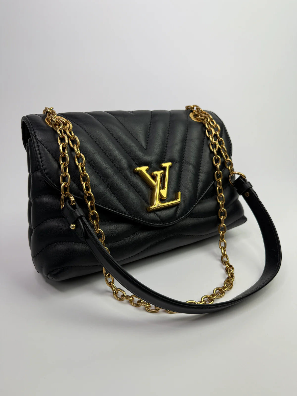 LOUIS VUITTON NEW WAVE CHAIN SHOULDER BAG WITH GOLD HARDWARE