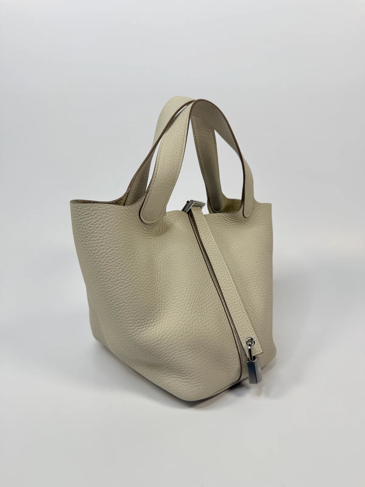 HERMÈS PICOTIN 18 IN CRAIE CLEMENCE LEATHER WITH PALLADIUM HARDWARE