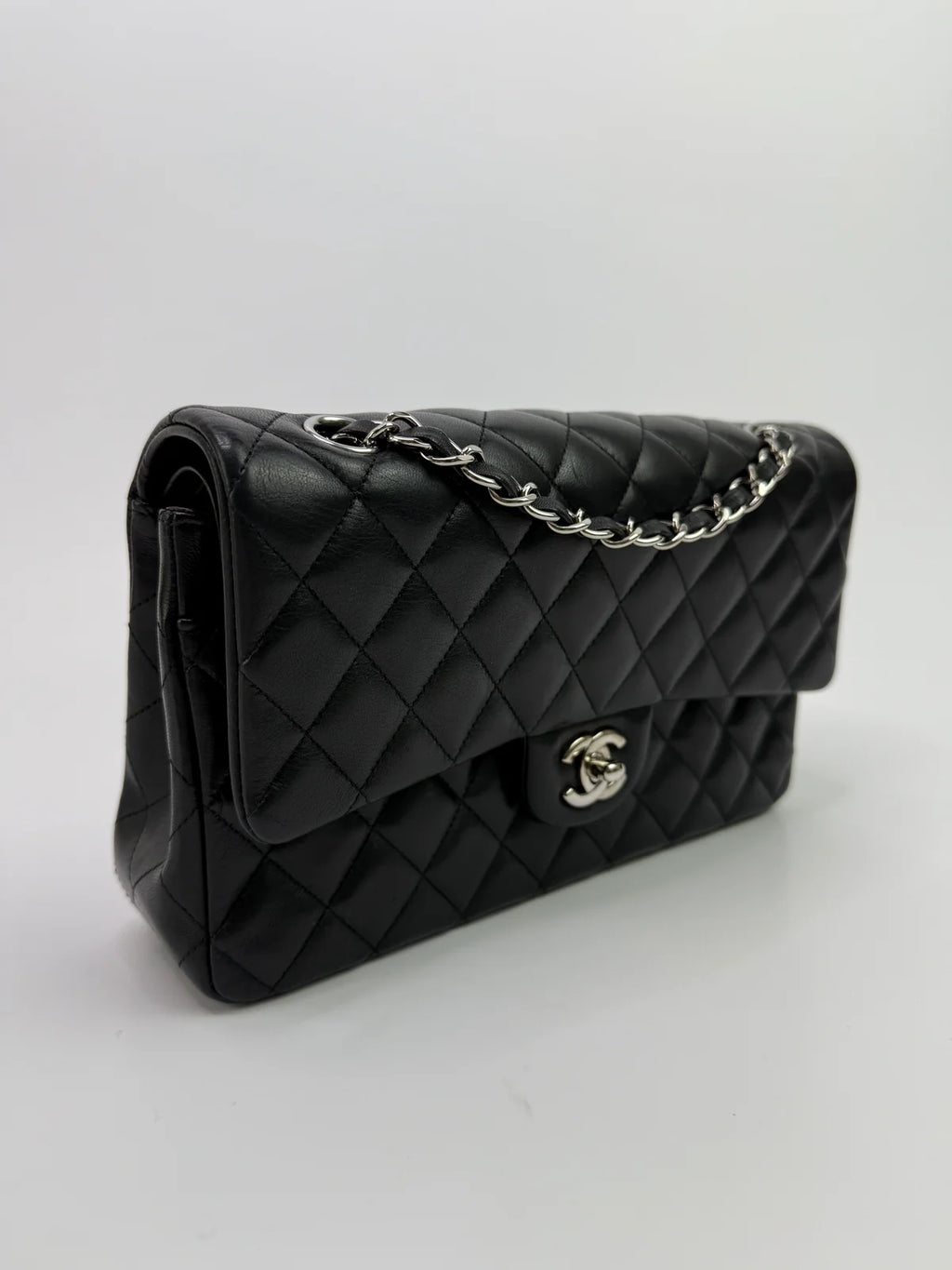 CHANEL MEDIUM CLASSIC DOUBLE FLAP BLACK LAMBSKIN WITH SILVER HARDWARE