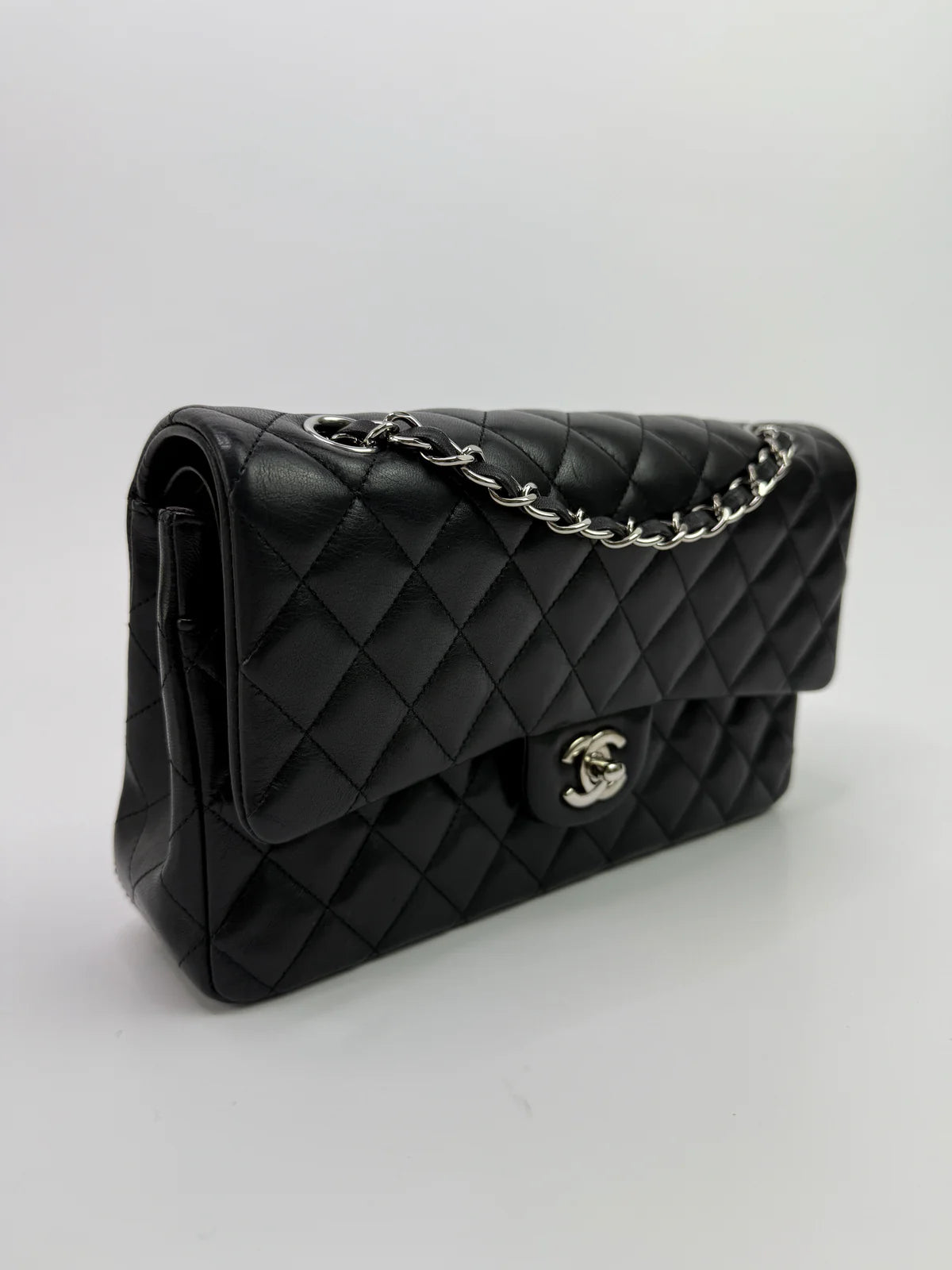 CHANEL MEDIUM CLASSIC DOUBLE FLAP BLACK LAMBSKIN WITH SILVER HARDWARE