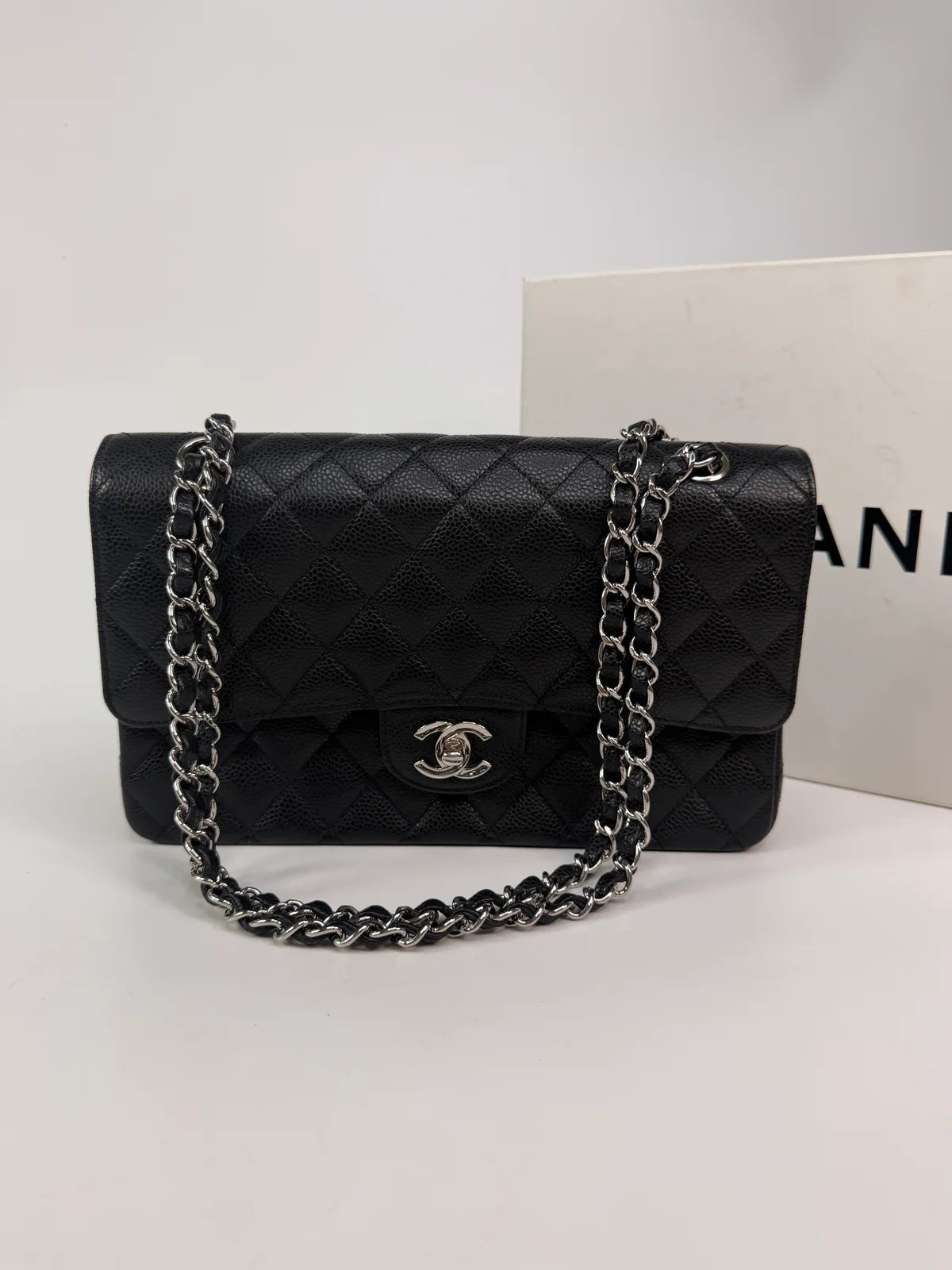CHANEL VINTAGE MEDIUM CLASSIC DOUBLE FLAP BLACK CAVIAR SILVER HARDWARE