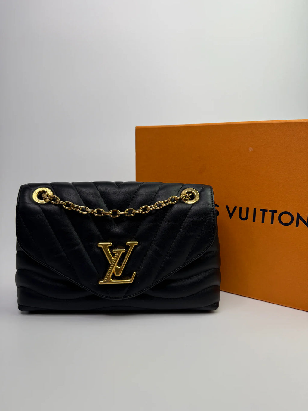 LOUIS VUITTON NEW WAVE CHAIN SHOULDER BAG WITH GOLD HARDWARE