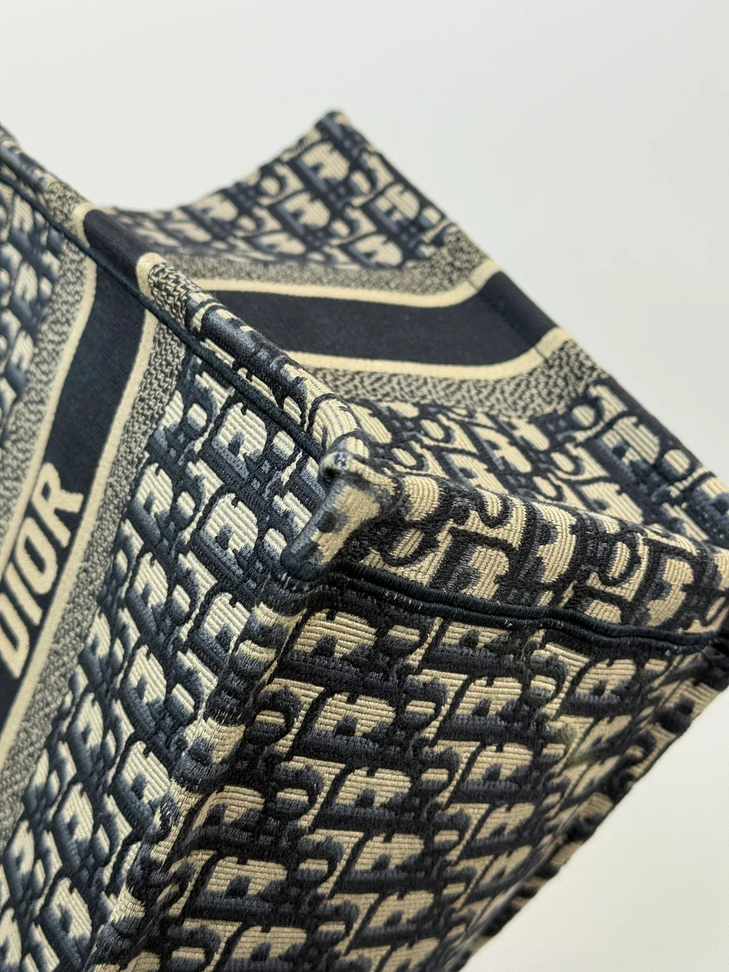 CHRISTIAN DIOR MEDIUM OBLIQUE BOOK TOTE