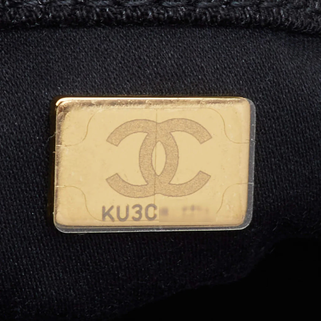 Chanel 25 Drawstring Black Quilted Denim Hobo