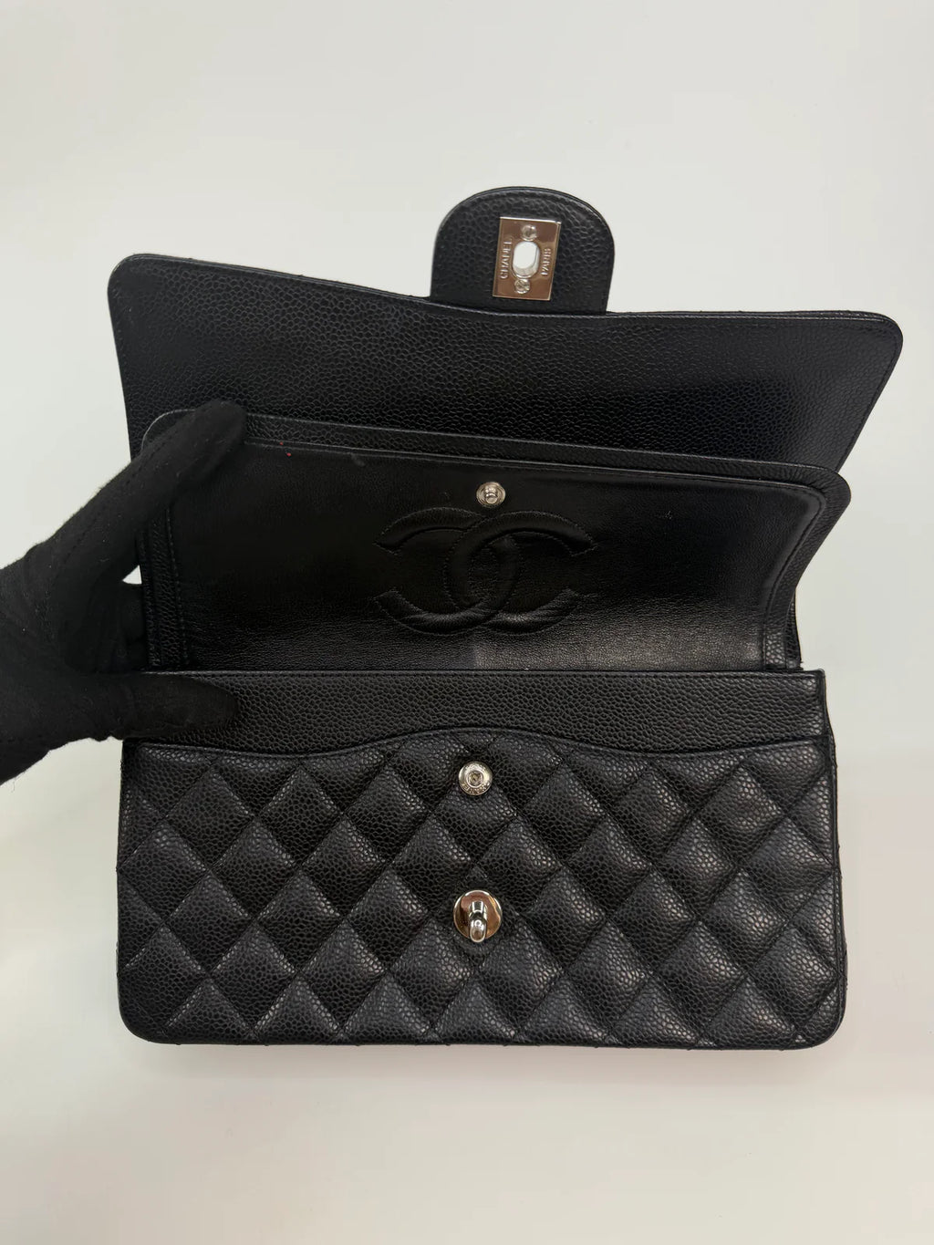 CHANEL VINTAGE MEDIUM CLASSIC DOUBLE FLAP BLACK CAVIAR SILVER HARDWARE