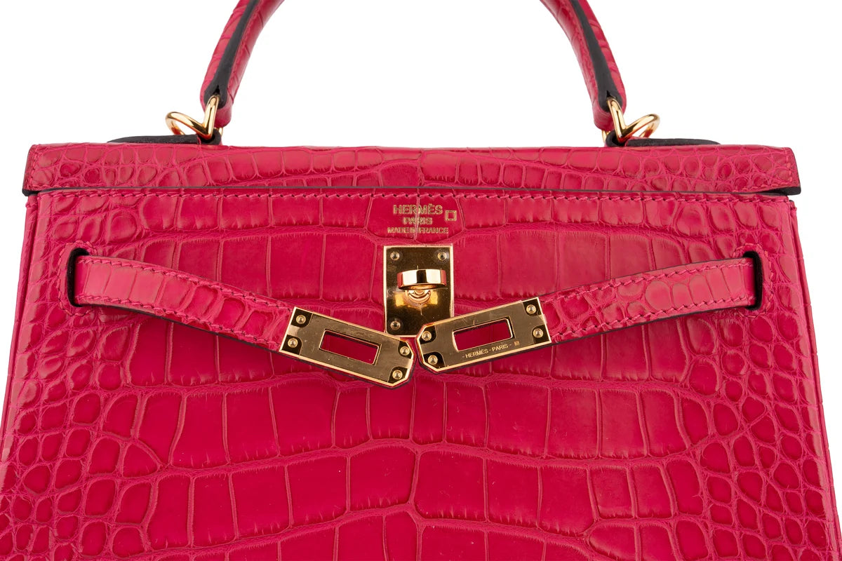 Hermès Kelly 25 Retourne Alligator Mississippiensis Matte Framboise GHW