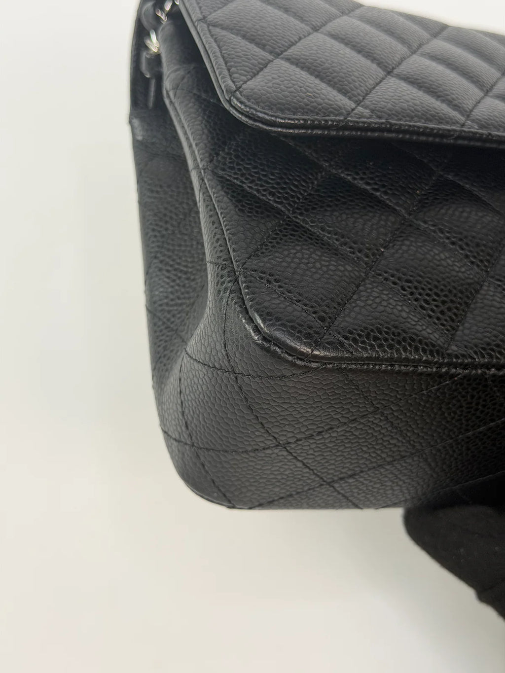 CHANEL VINTAGE MEDIUM CLASSIC DOUBLE FLAP BLACK CAVIAR SILVER HARDWARE