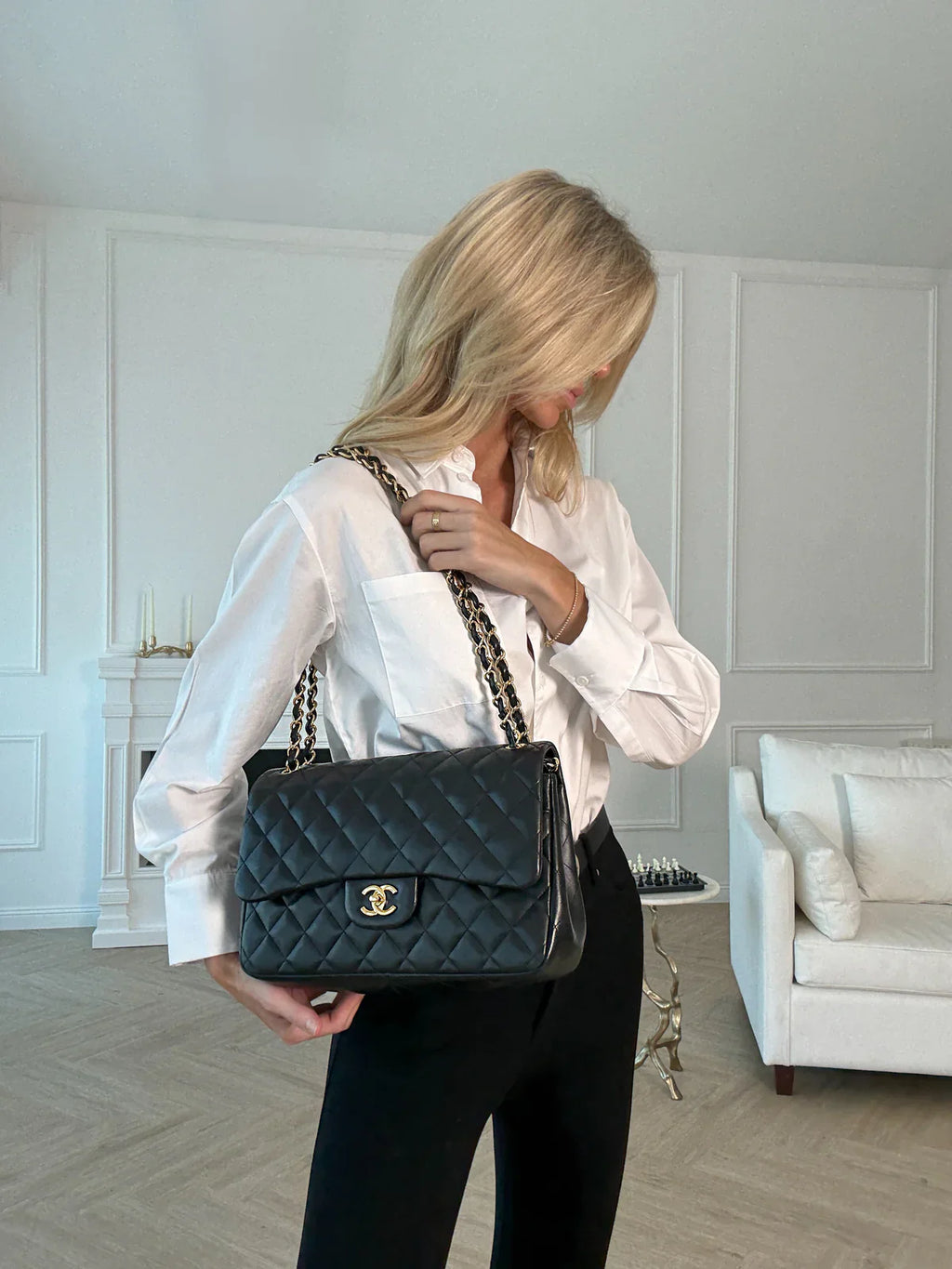 CHANEL BLACK LAMBSKIN LEATHER JUMBO CLASSIC DOUBLE FLAP GOLD HARDWARE