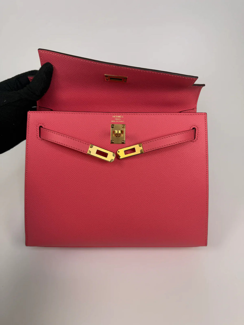 HERMÈS KELLY 25 IN ROSE AZALEA EPSOM LEATHER WITH GOLD HARDWARE