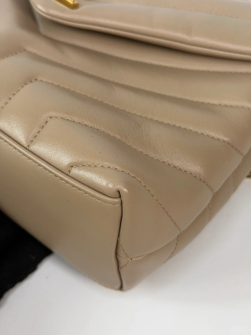 SAINT LAURENT SMALL LOULOU IN DARK BEIGE LEATHER WITH GOLD HARDWARE