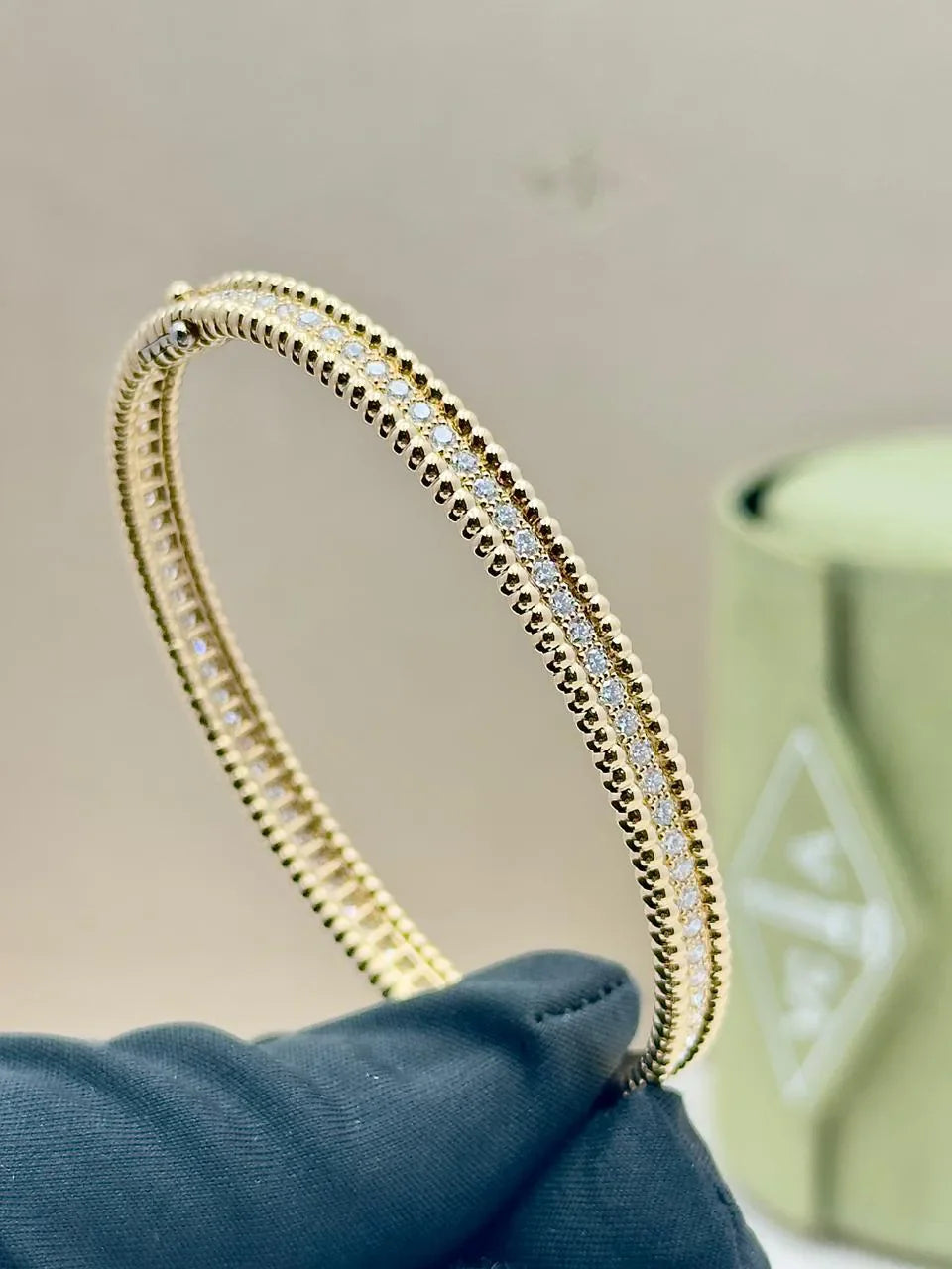 Van Cleef And Arpels Perlee Diamonds Bracelet Size 17