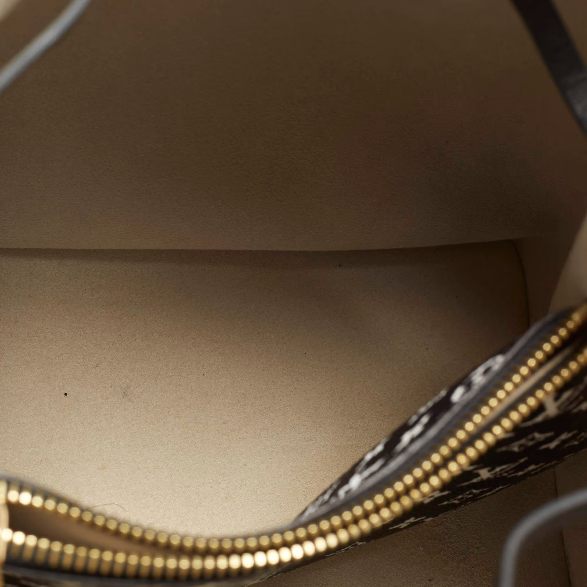 Louis Vuitton NeoNoe Ivory Jungle Monogram Giant Canvas Bucket Bag