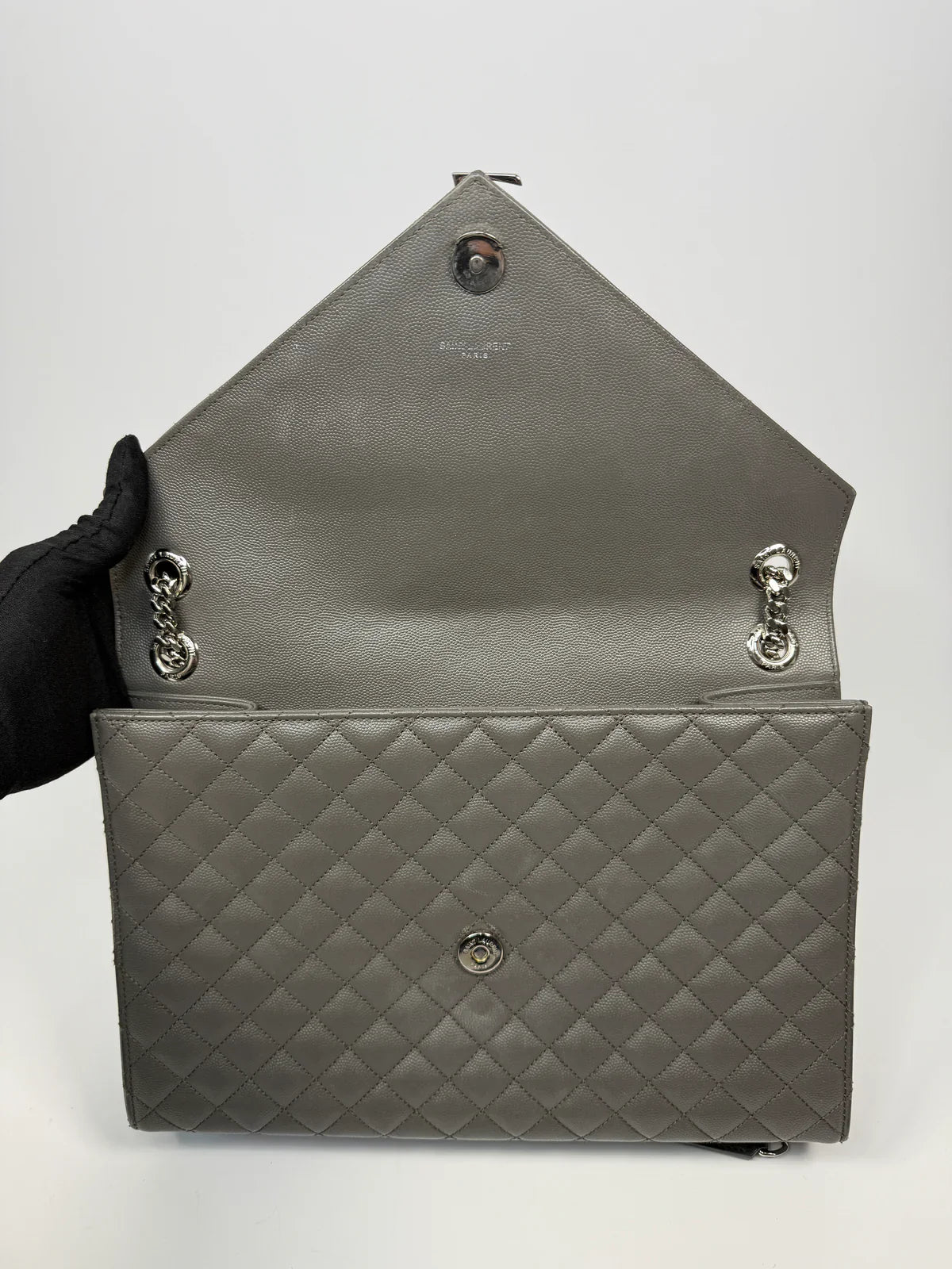 SAINT LAURENT LARGE GREY GRAINED LEATHER ENVELOPE SHOULDER BAG