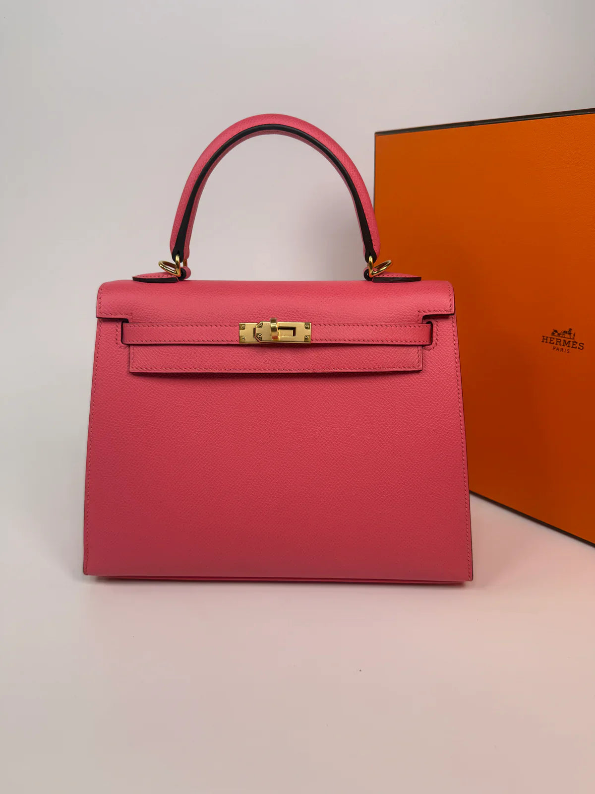 HERMÈS KELLY 25 IN ROSE AZALEA EPSOM LEATHER WITH GOLD HARDWARE