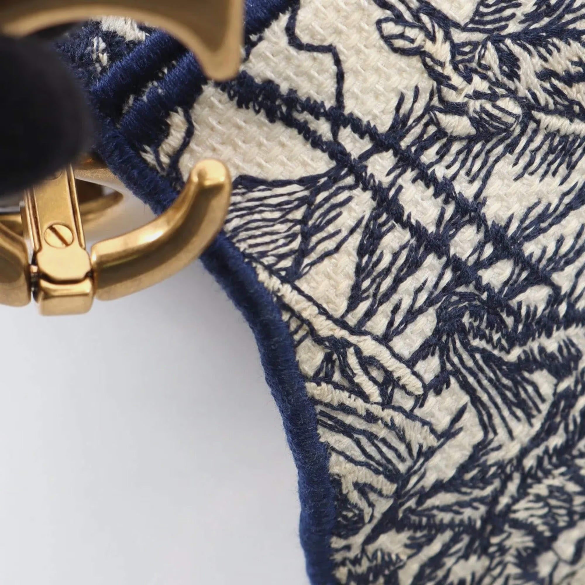 Dior Saddle Around the World Embroidered Medium Blue Multicolor Canvas Shoulder Bag