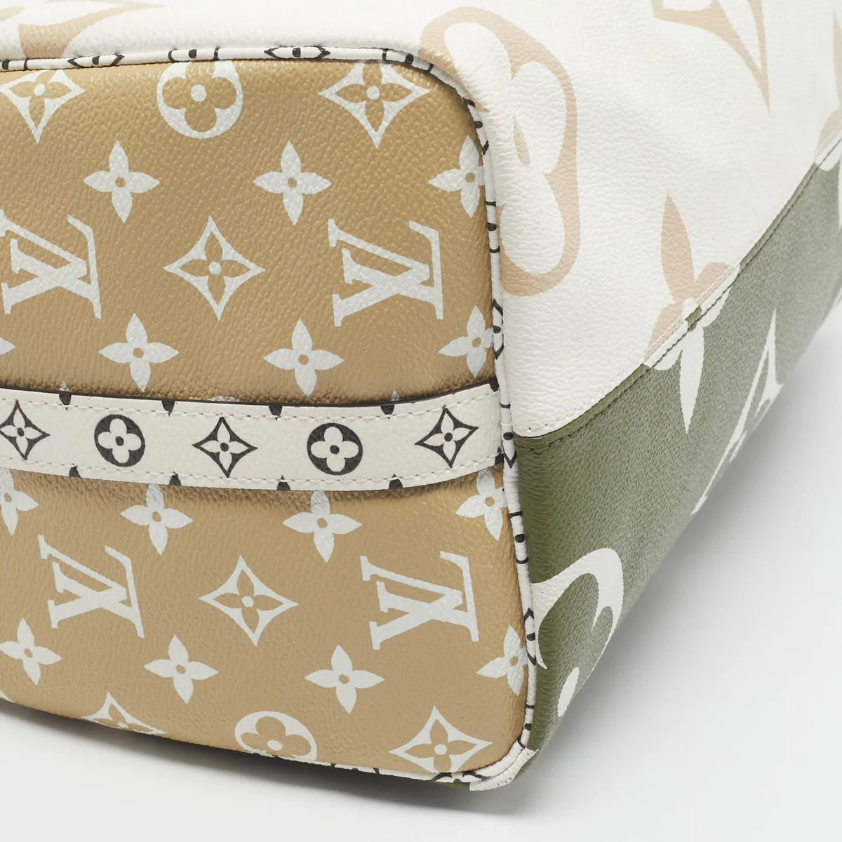 Louis Vuitton Speedy Bandouliere 30 Khaki/White Monogram Giant Canvas Bag