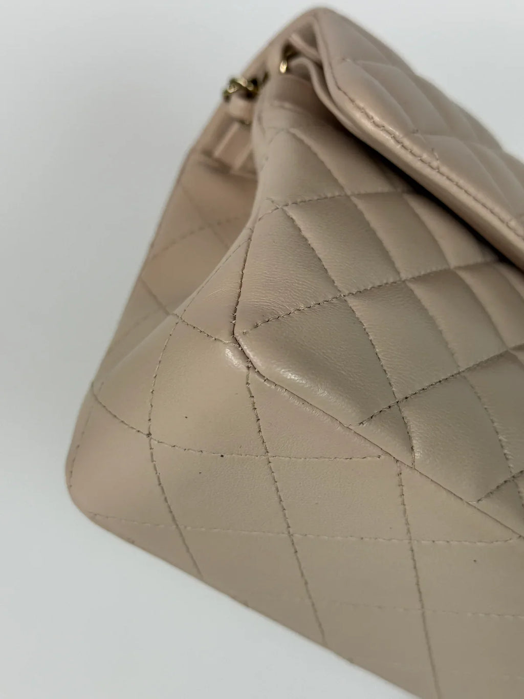 CHANEL SMALL CLASSIC DOUBLE FLAP IN LIGHT BEIGE LAMBSKIN LEATHER WITH PALE GOLD HARDWARE