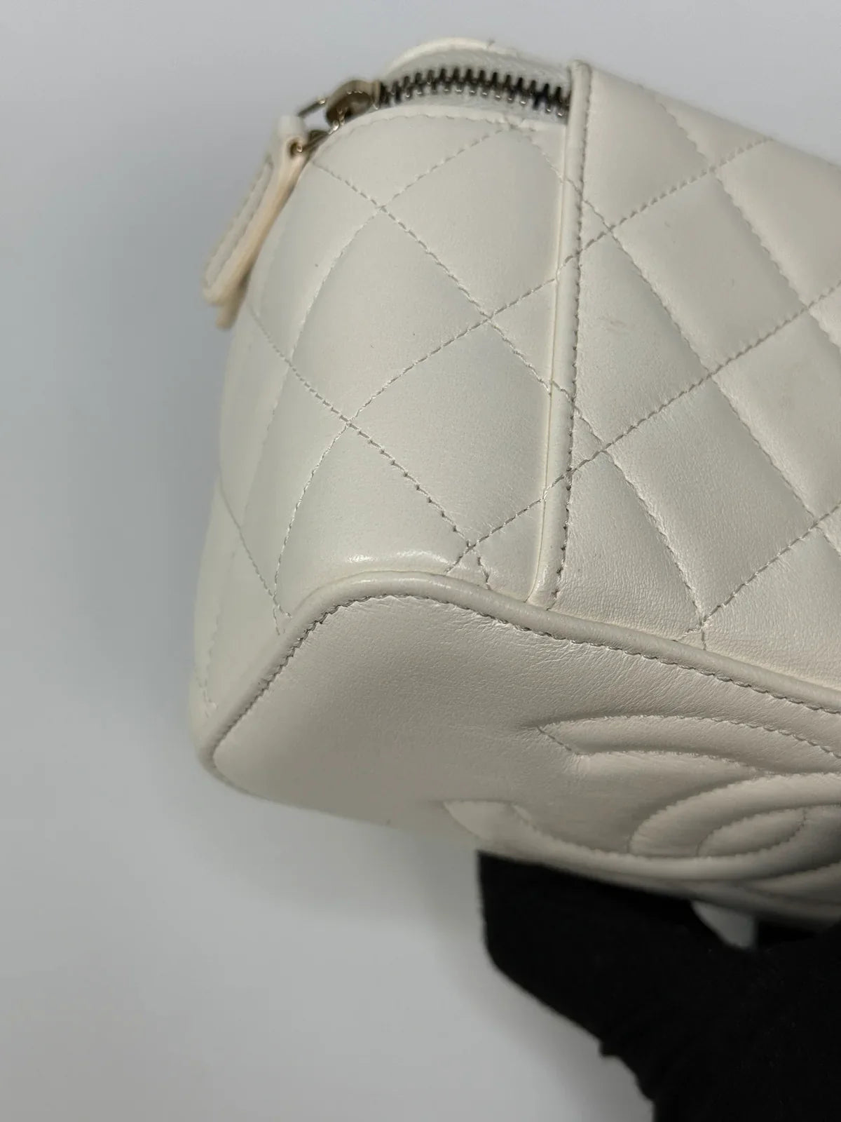 CHANEL QUILTED PEARL CRUSH MINI VANITY IN WHITE LAMBSKIN LEATHER WITH AGED GOLD HARDWARE