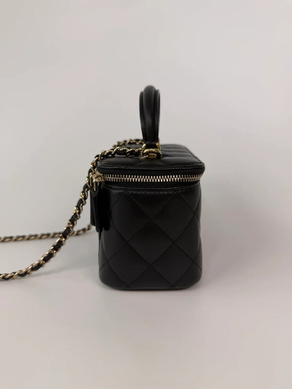 CHANEL VANITY TOP HANDLE IN BLACK LAMBSKIN WITH PALE GOLD HARDWARE
