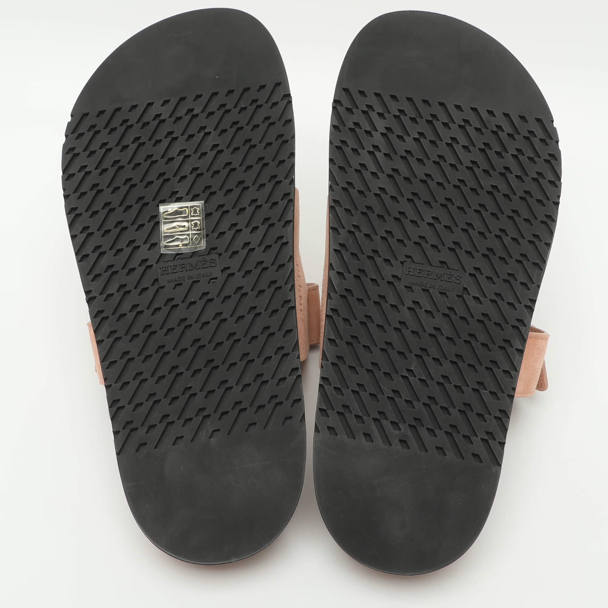 Hermès Chypre Size 39 Pink Suede Flat Sandals